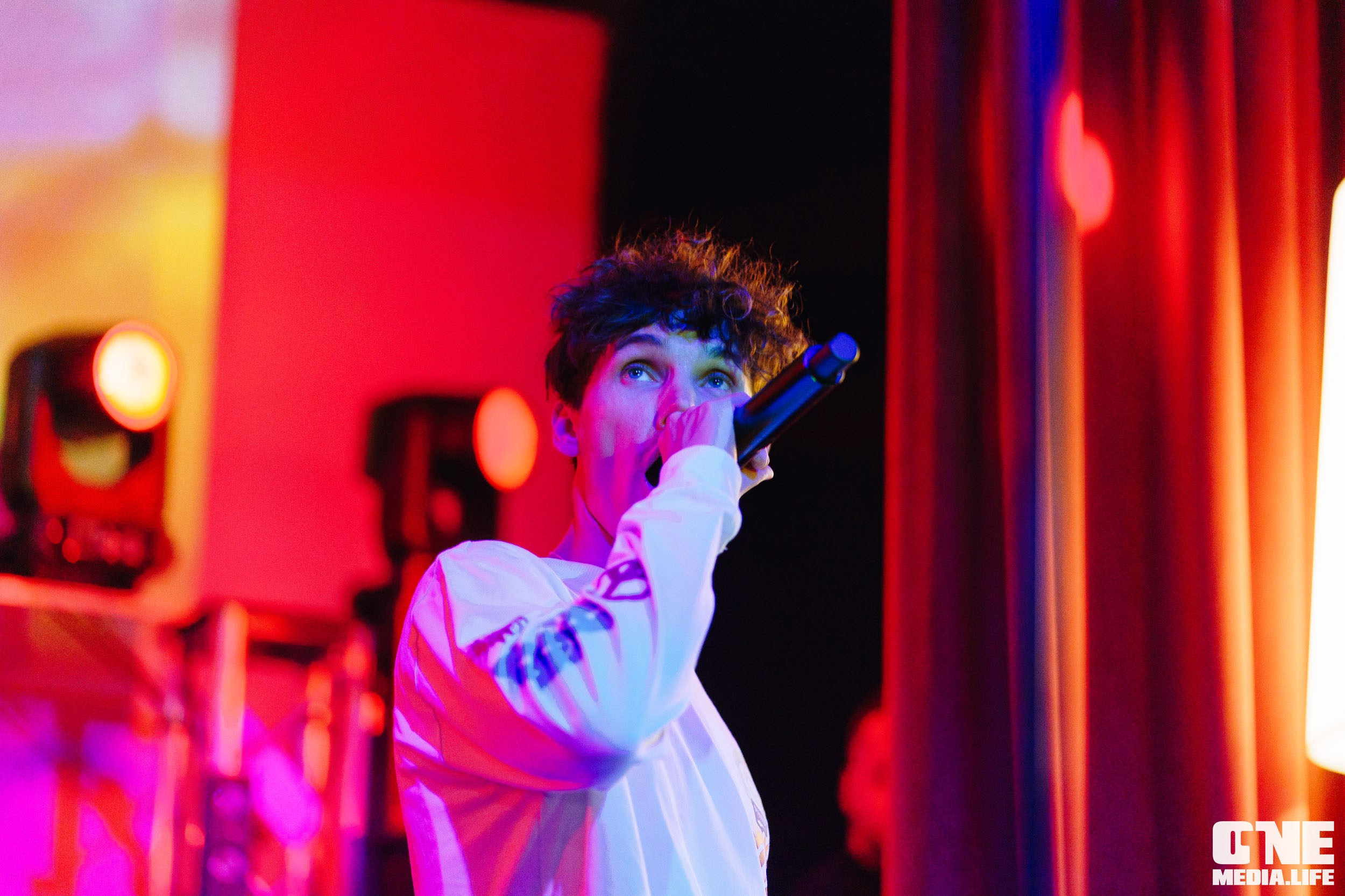 Фоторепортаж из клуба UNIVERSAL. One Media Life: фоторепортажи, фотоотчеты с мероприятий и заведений