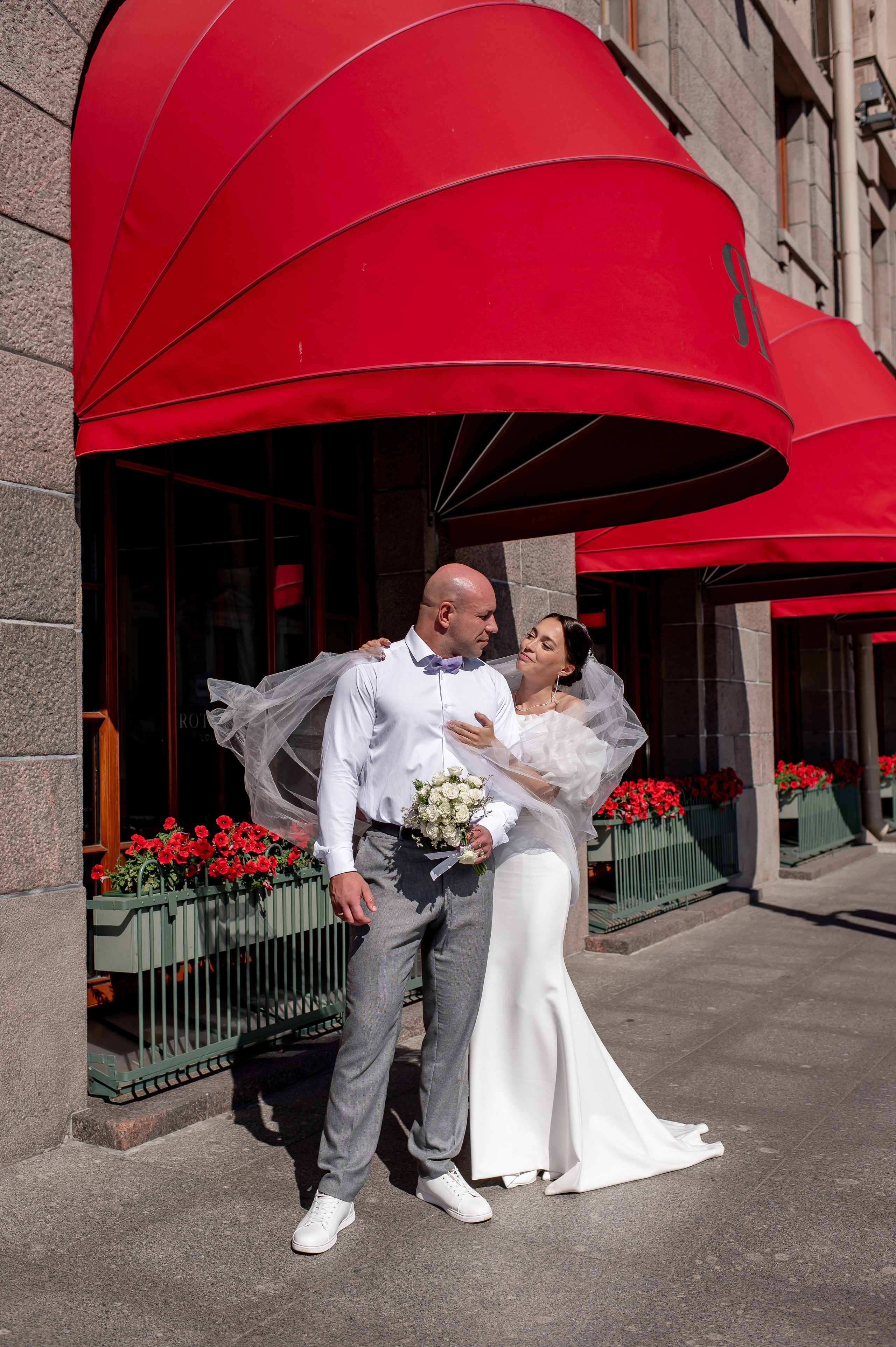 Летняя свадьба В Санкт-Петербурге и красивой выездной регистрацией Даши и Саши. Воздушная свадебная фотосессия в Петербурге. Портретный, семейный и свадебный фотограф в Санкт-Петербурге и в Пушкине Ширяев Денис