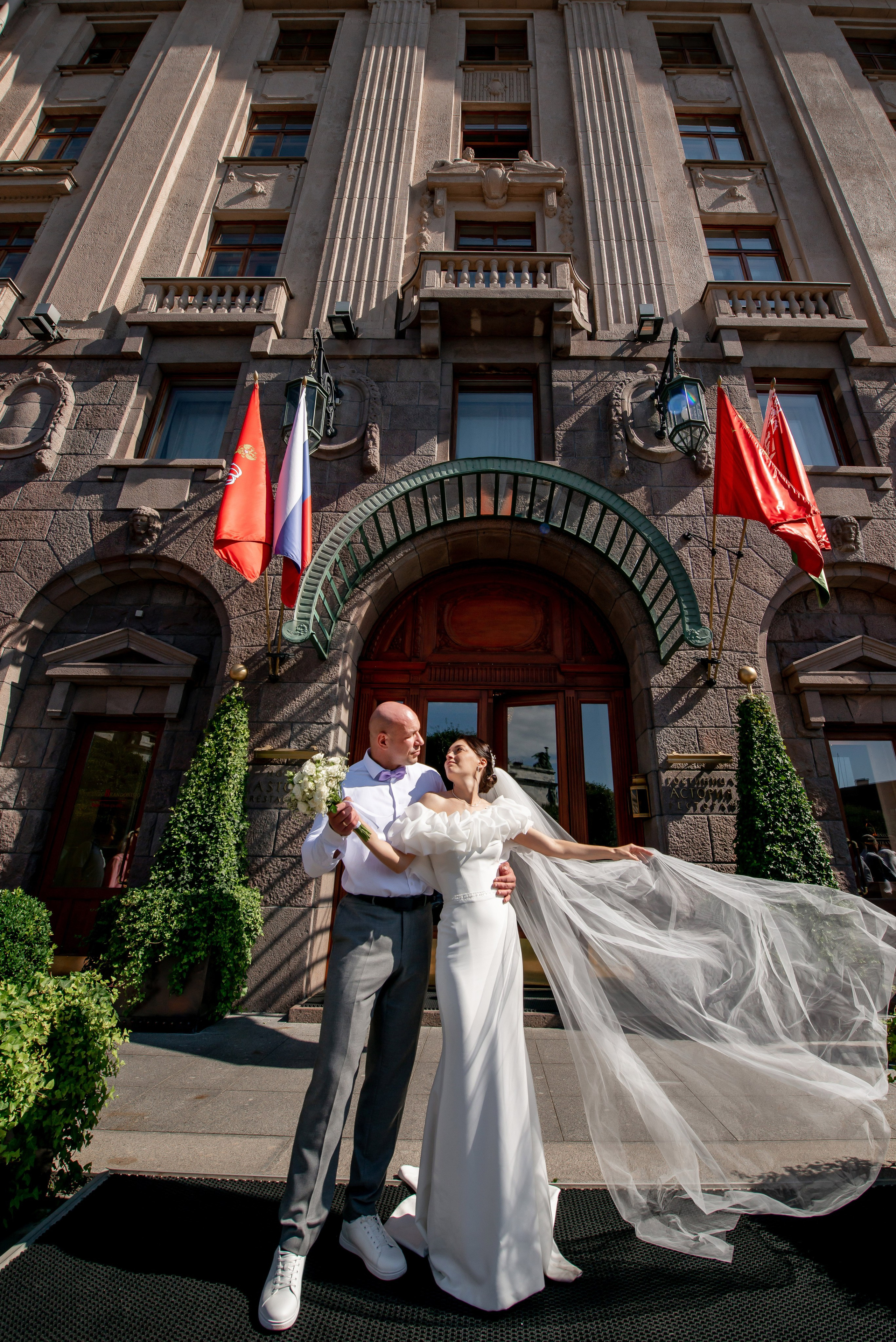 Летняя свадьба В Санкт-Петербурге и красивой выездной регистрацией Даши и Саши. Воздушная свадебная фотосессия в Петербурге. Портретный, семейный и свадебный фотограф в Санкт-Петербурге и в Пушкине Ширяев Денис