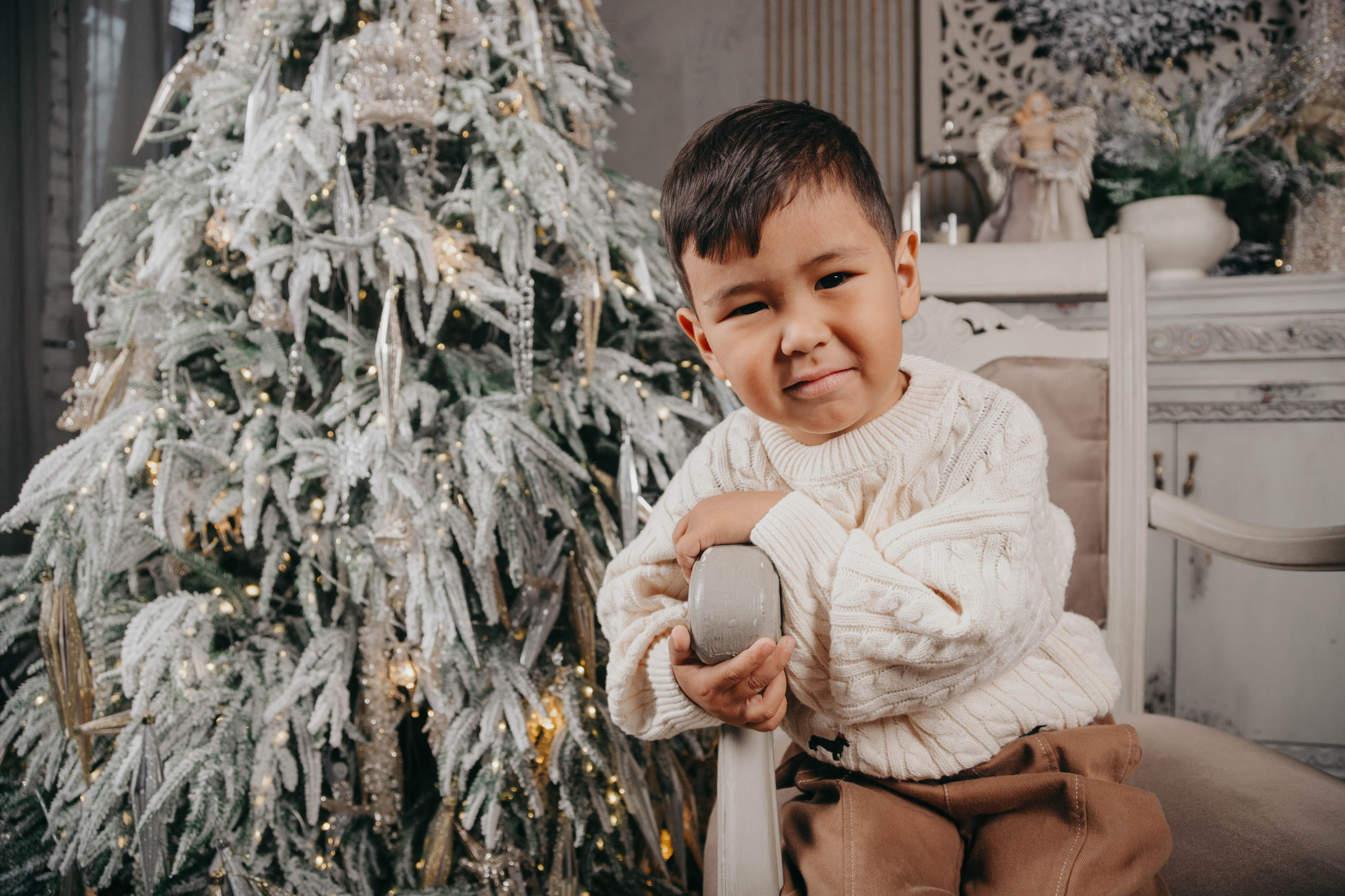 Семейная фотосессия в фотостудии 2Стула. Свадебный, семейный и портретный фотограф в Алматы, Костанай