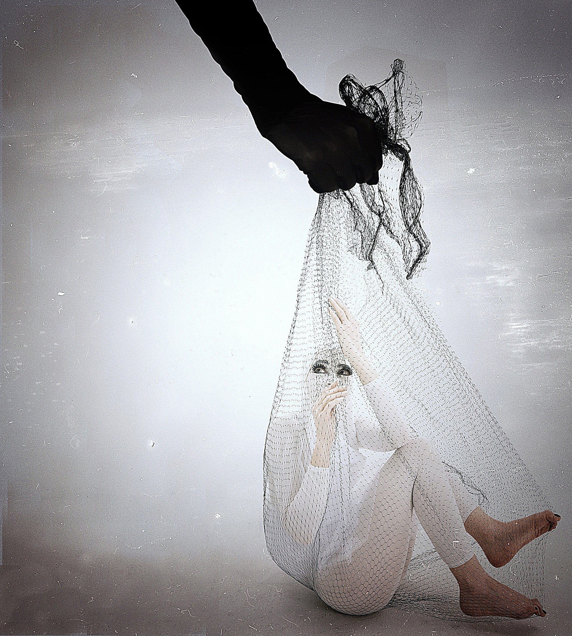 ABOUT / CONTACT. Yulia Yurchevskaya | Art Director & Visual Visionary
