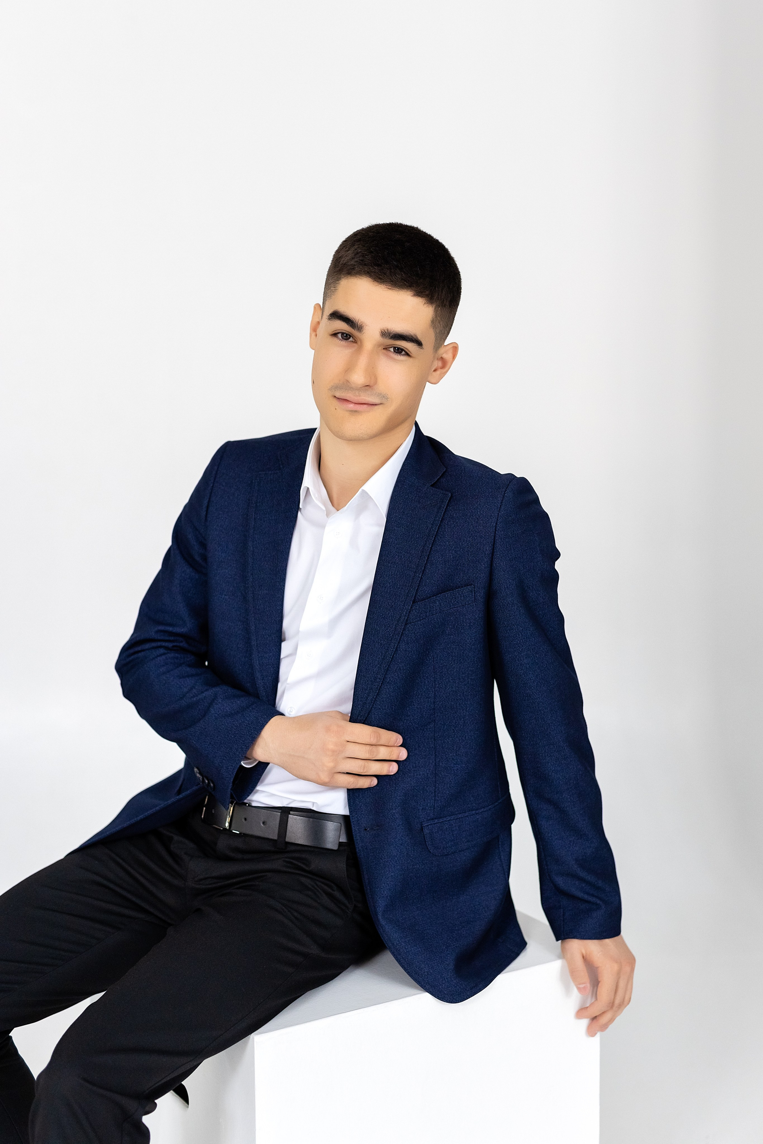 Выпускной альбом Владивосток 11 класс. Стильный выпускной альбом Владивосток фотограф Вероника Мигачева