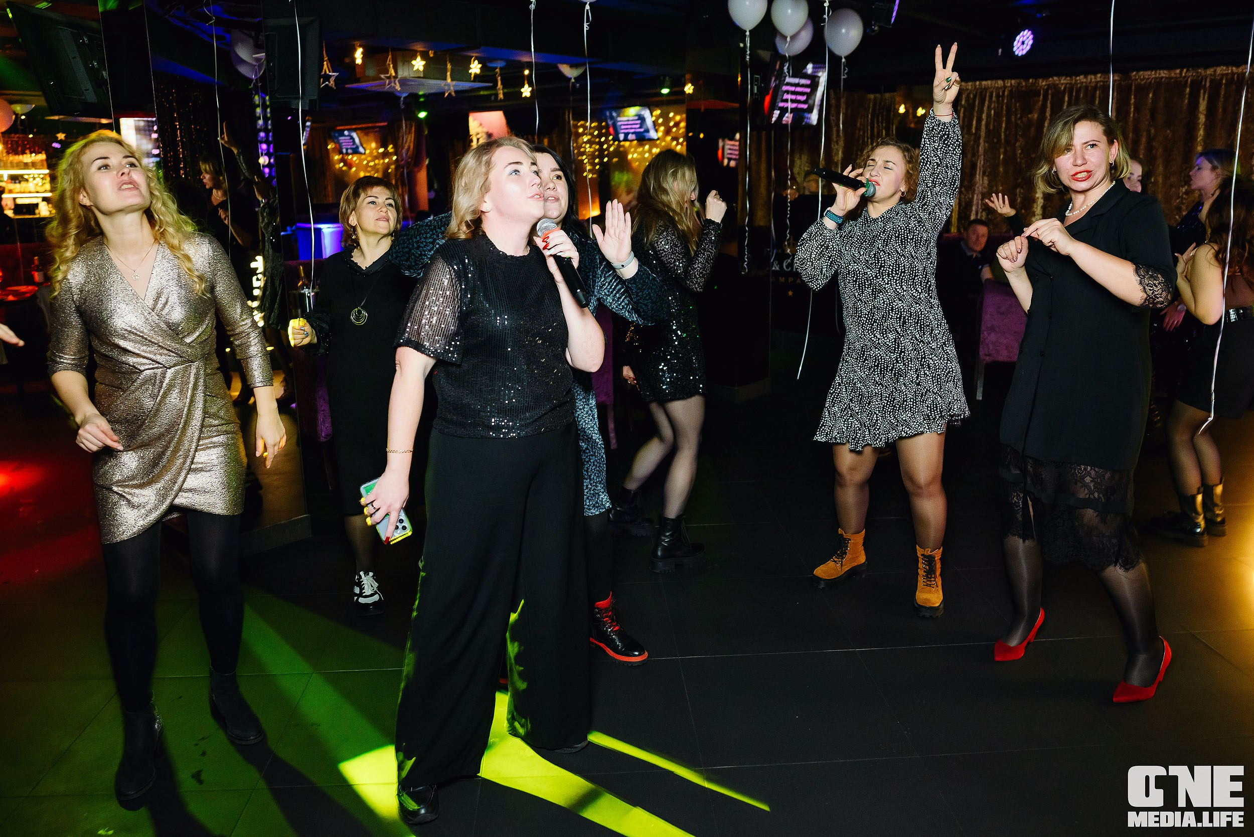 Фоторепортаж из караоке-клуба Эйфория. One Media Life: фоторепортажи, фотоотчеты с мероприятий и заведений