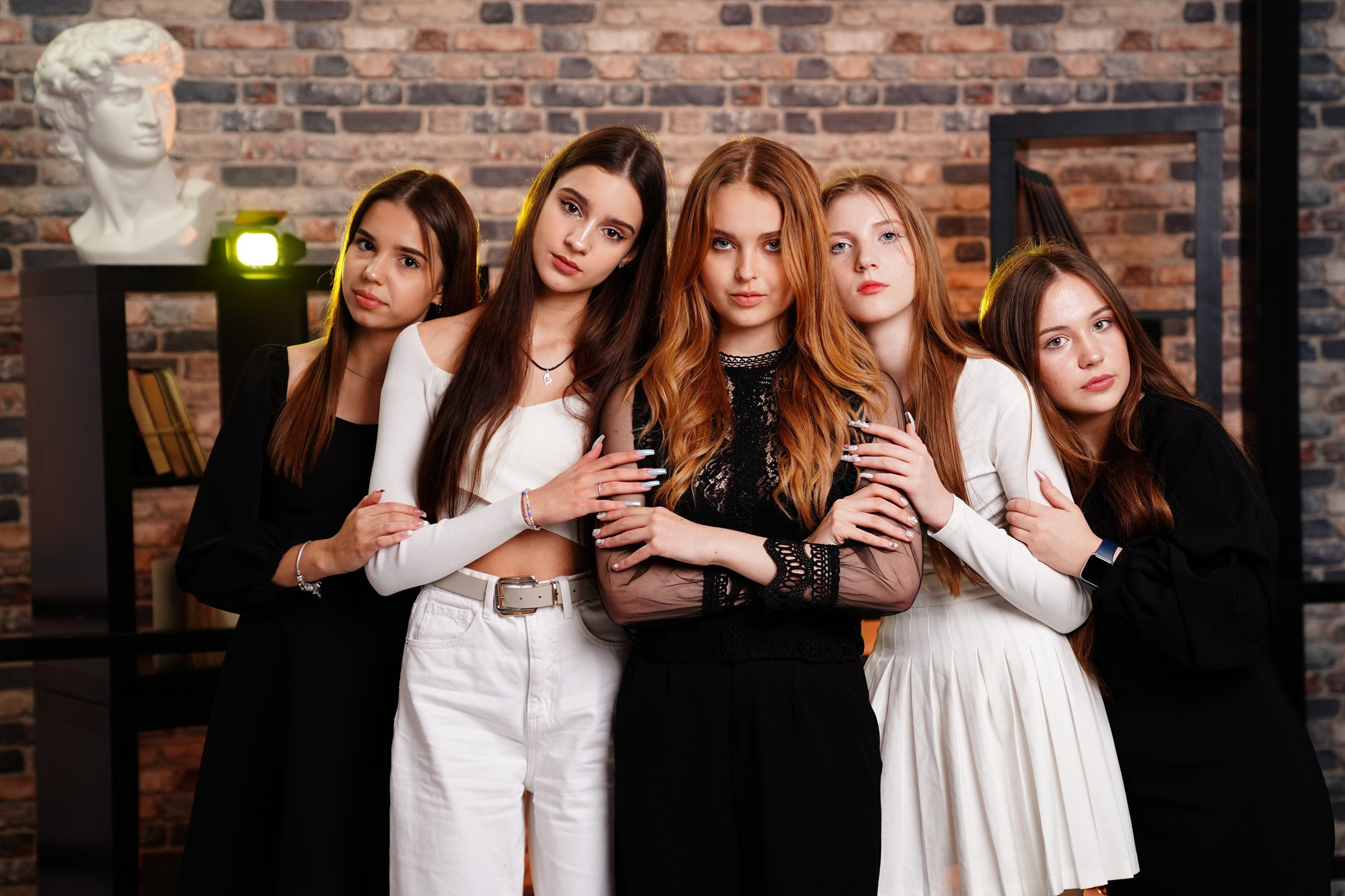 MEMENTO.Выпускные альбомы, школьные, юбилейные и другие книги. Ростов-на-Дону