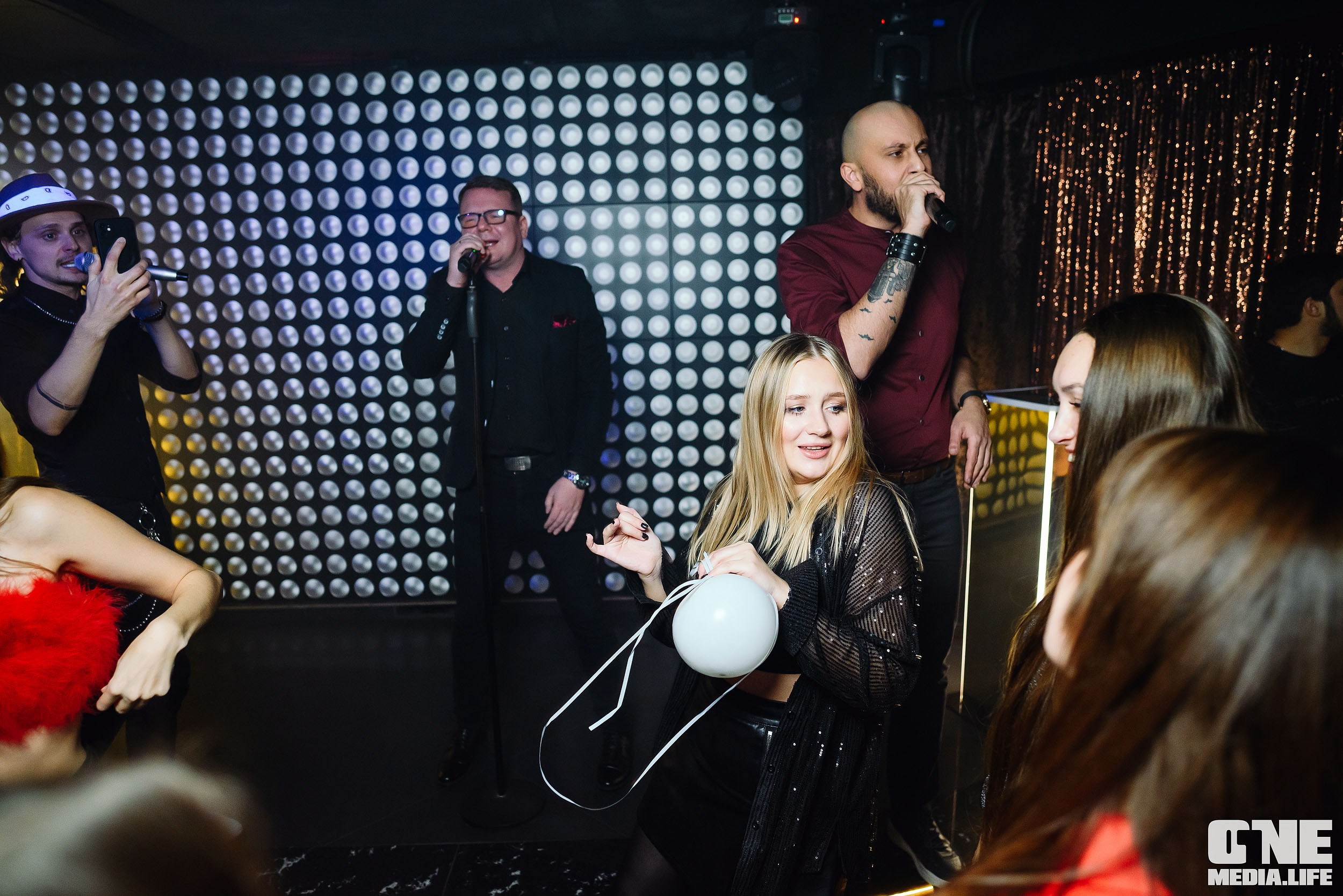 Фоторепортаж из караоке-клуба Эйфория. One Media Life: фоторепортажи, фотоотчеты с мероприятий и заведений