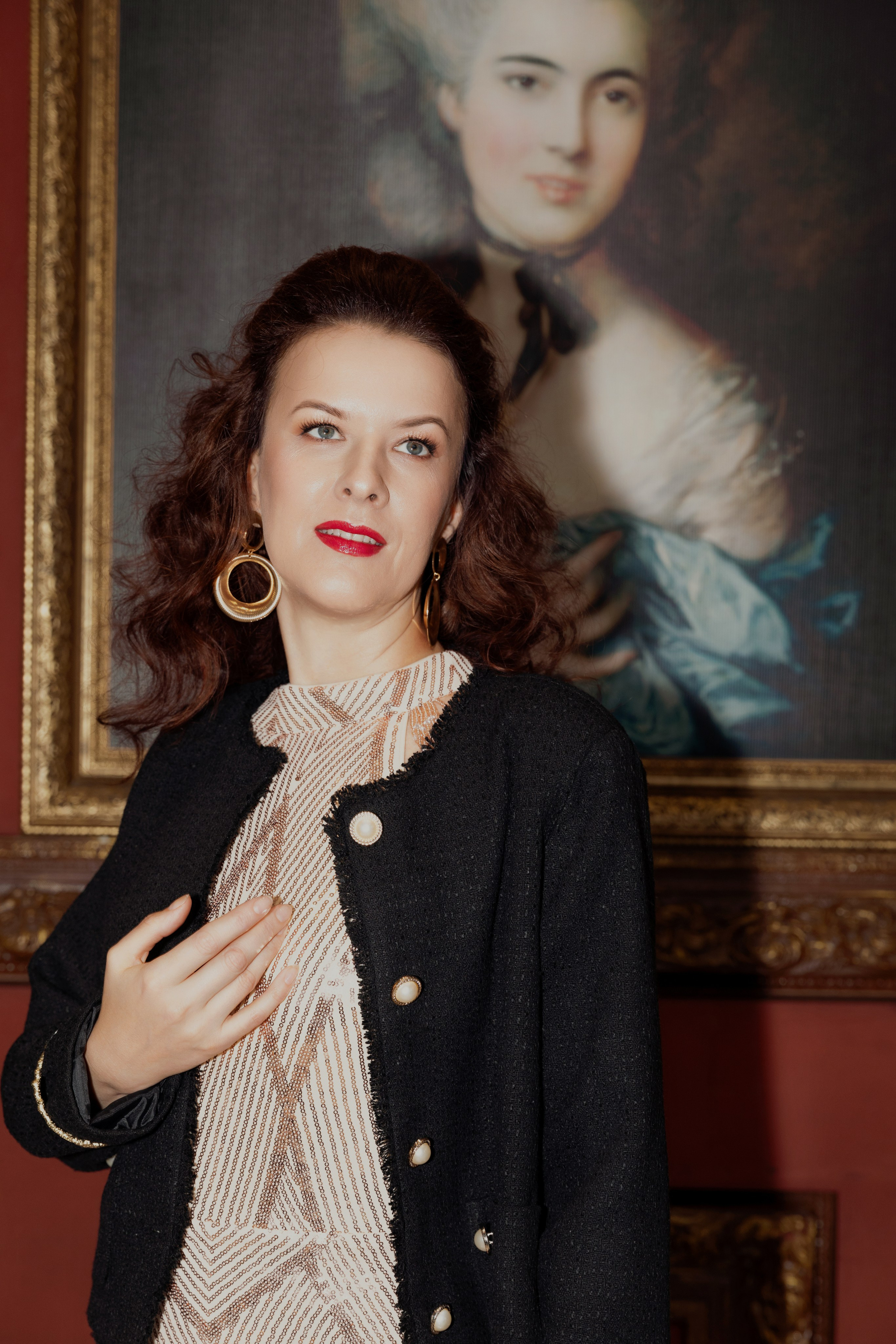 Портрет девушки в вечернем платье, необычная фотосессия