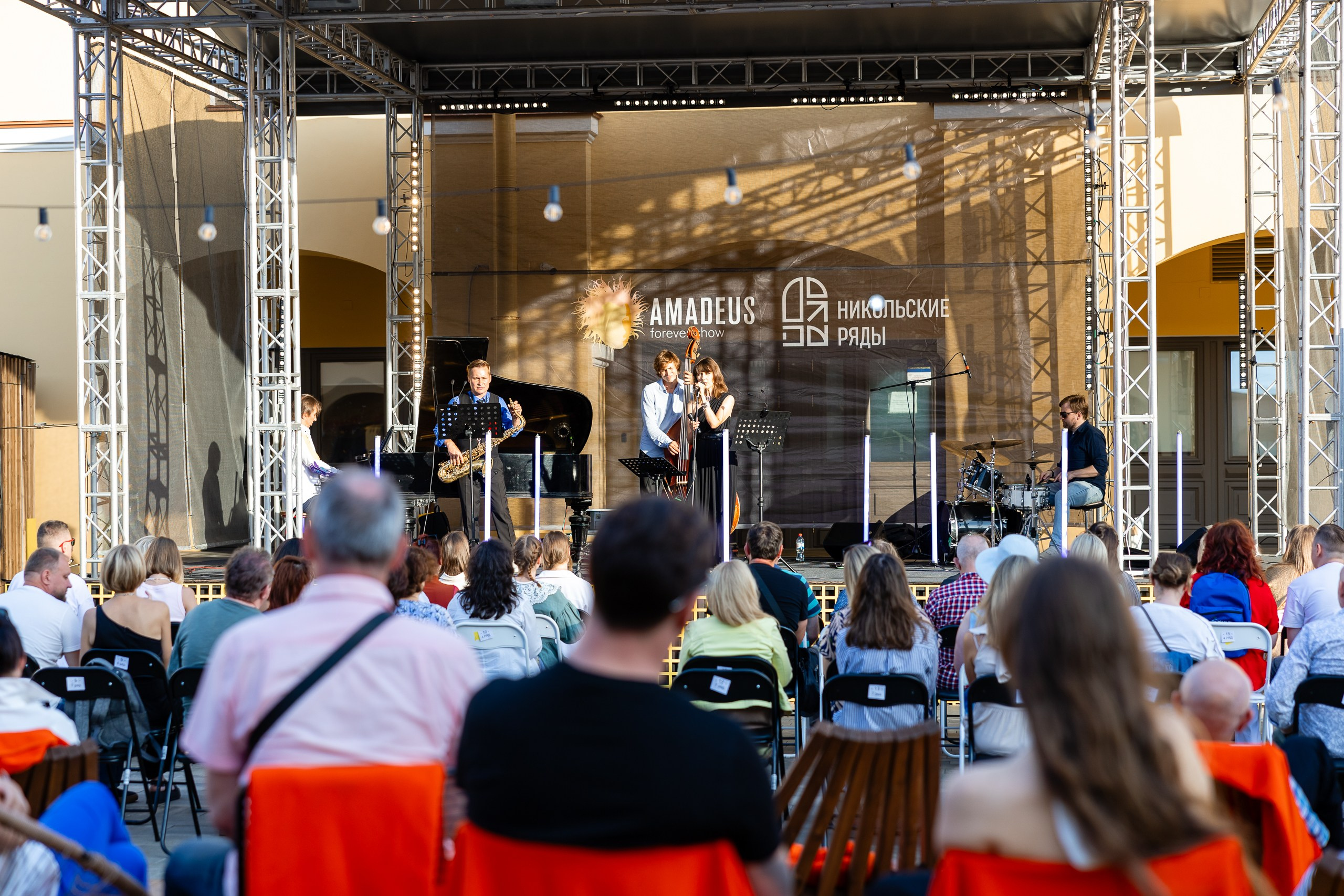 JAZZ под небом в Никольских рядах от AMADEUS. Репортажная съемка. Фотограф в Санкт-Петербурге — Сергей Петров