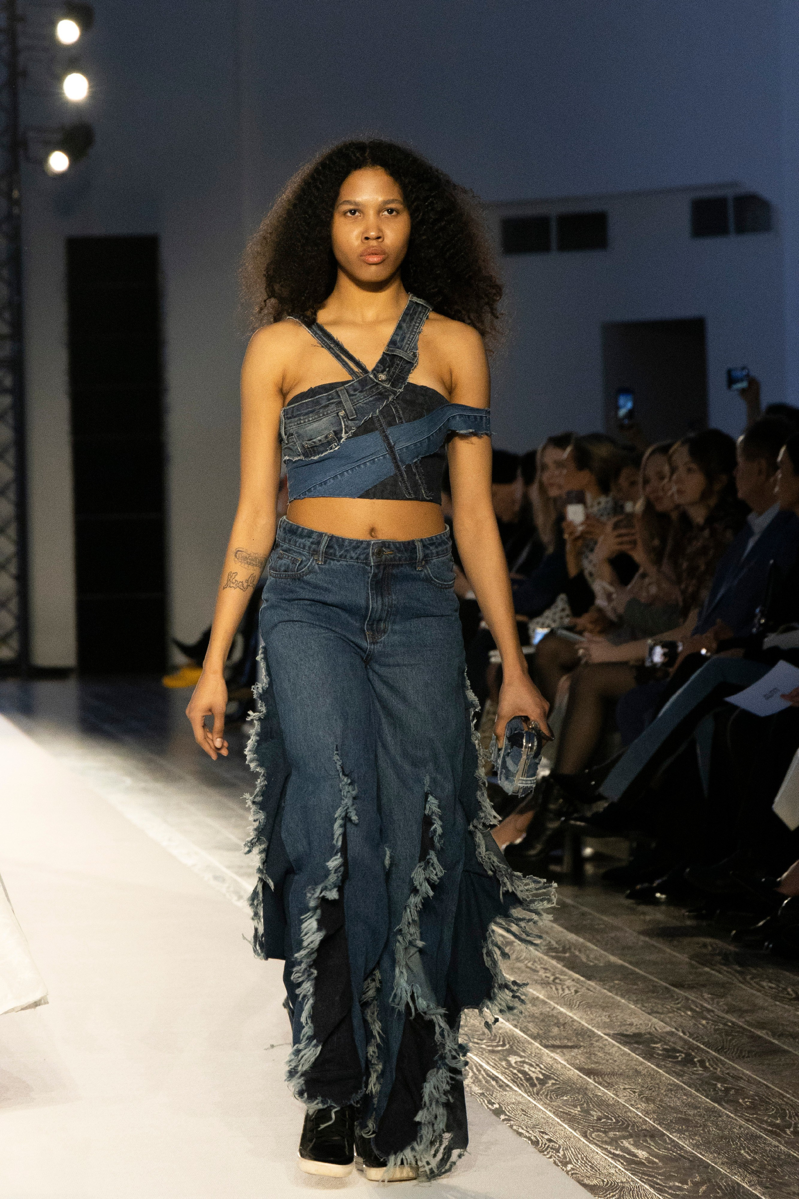 ДЛТ Собака.ru показ победителей конкурса «Новые имена в моде 2025». FOTOFAQ SKOOL г. Санкт-Петербург: очные, дистанционные и онлайн курсы фотографии