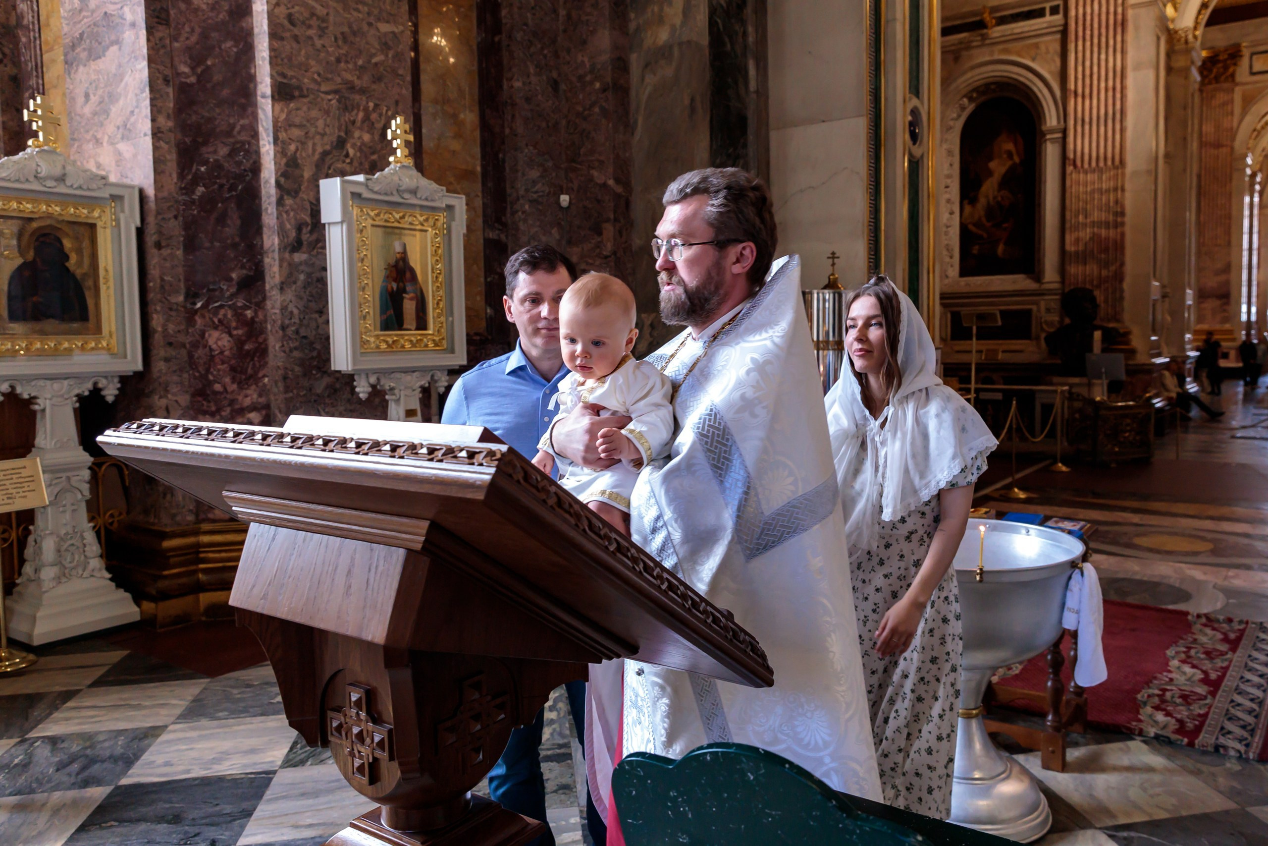 Фотограф на Крещение в Санкт-Петербурге. ФОТОГРАФ РАДОСТИ Фотосессия в студии СПб. Портретный фотограф — Юрий Торлопов