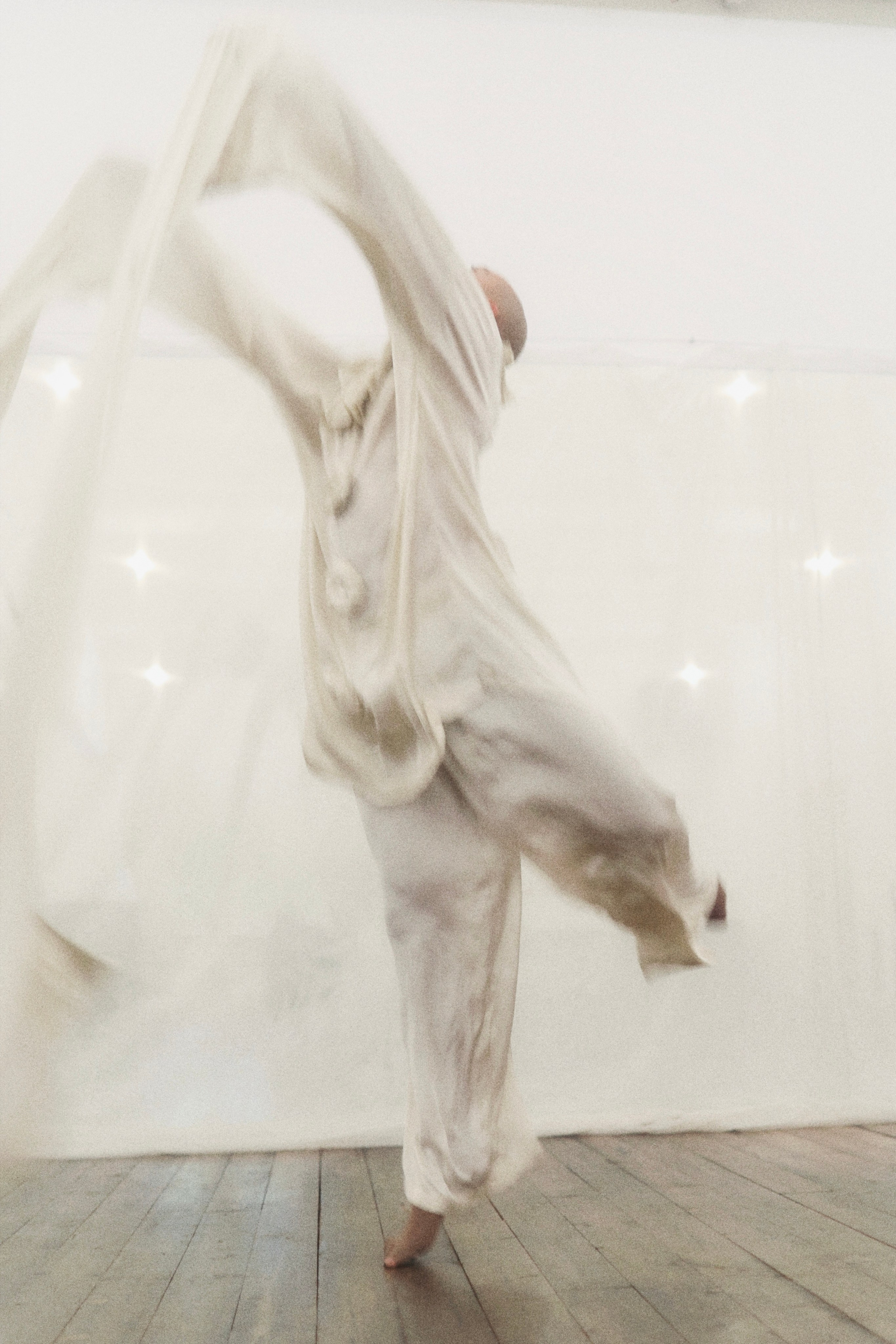 Pavel Alekhin, Clown-mime / Saint-Petersburg 2024. POLINA MÔMOT