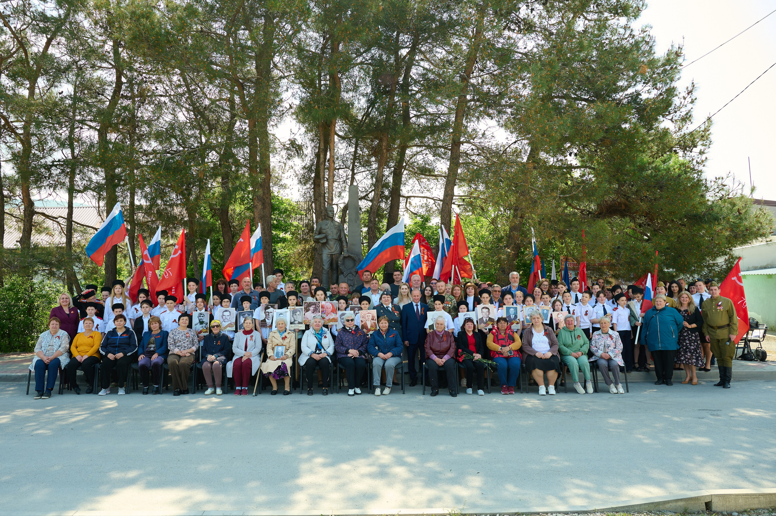 Митинг к 9 мая в с. Виноградное. Жизнь курорта Кабардинка в фотографиях