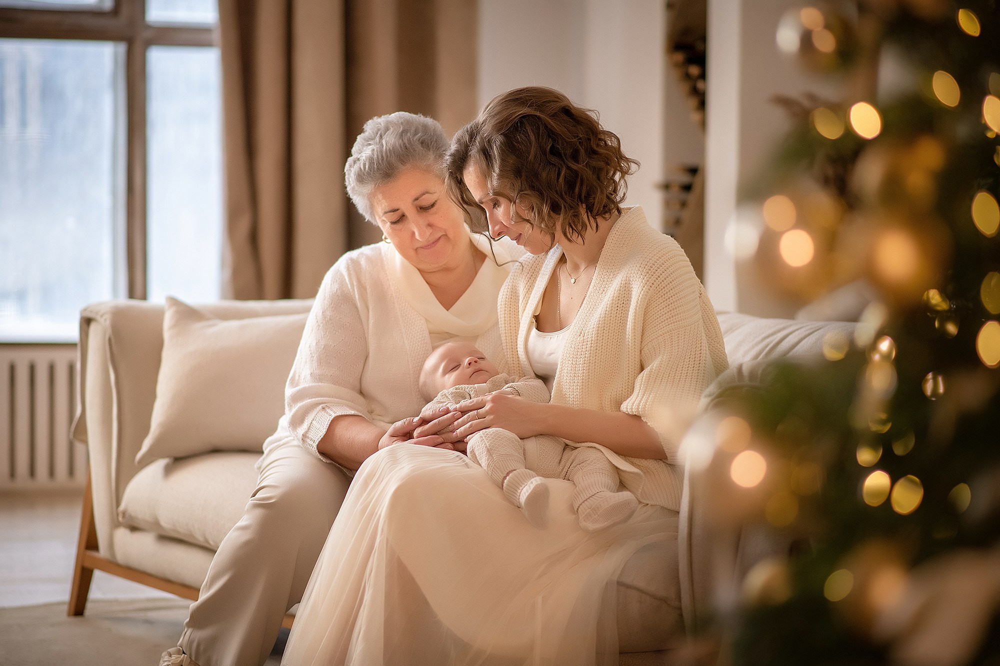 Новогодняя семейная фотосессия в студии. Домашняя новогодняя фотосессия. Заказать фотосессию
