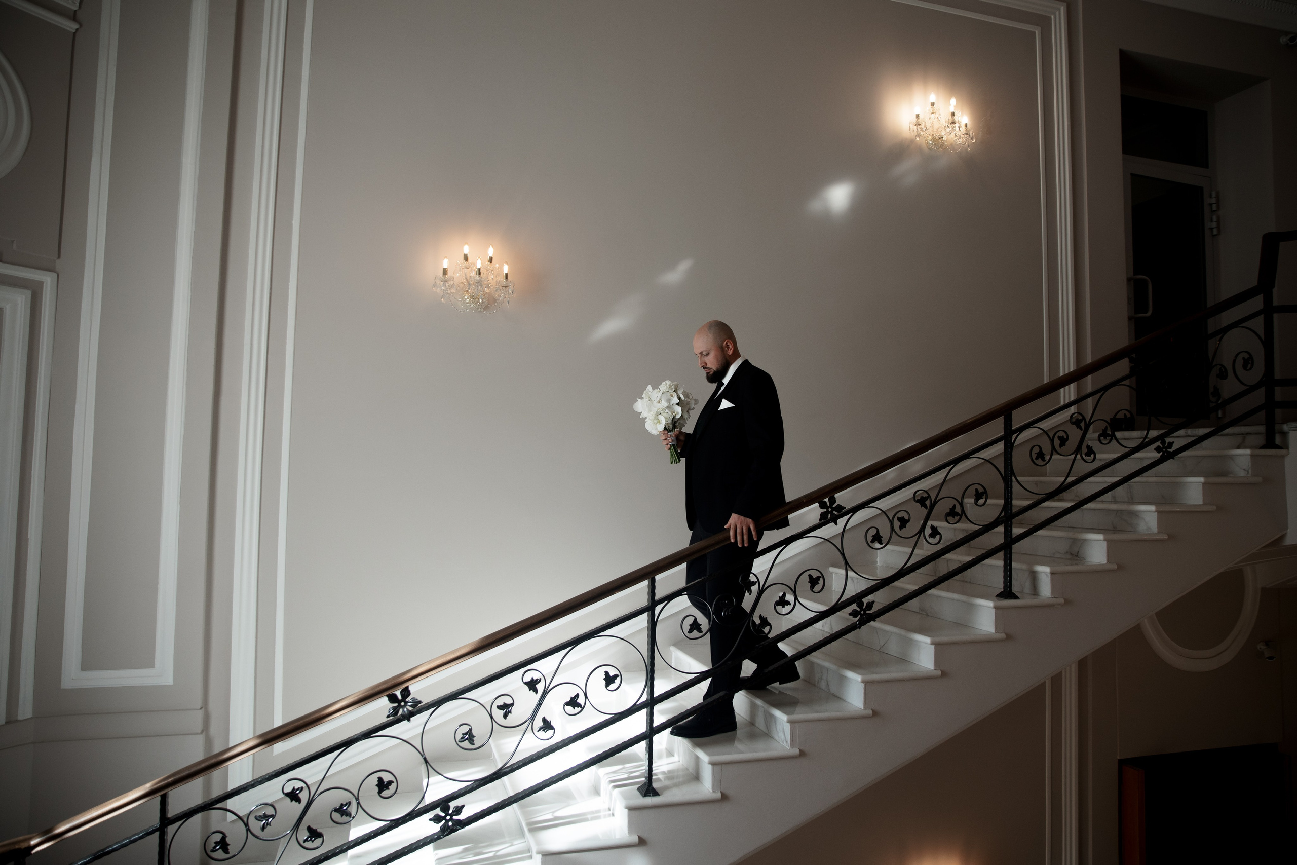 Свадебная фотосессия во Дворце Нарышкиных-Трубецких. Свадебный фотограф в Санкт-Петербурге Никита Кузякин