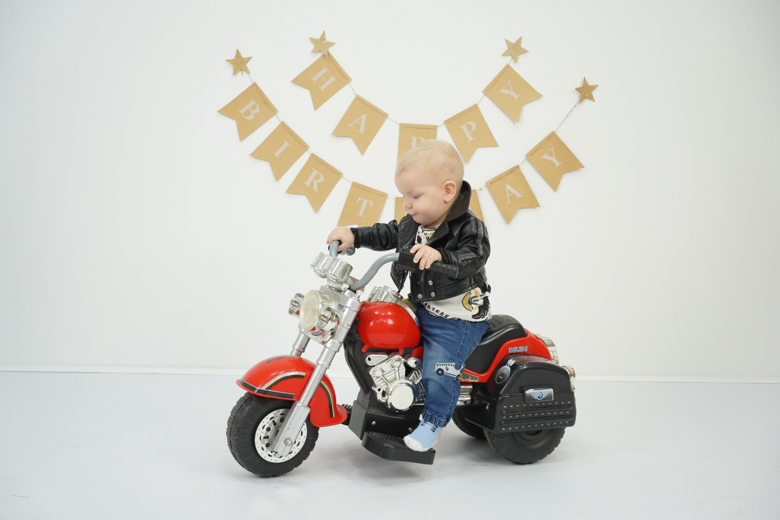 Фотосессия на Годик для Мальчиков. Детская Фотостудия ГОДОВАСИКИ в Санкт-Петербурге фотосесия на годик