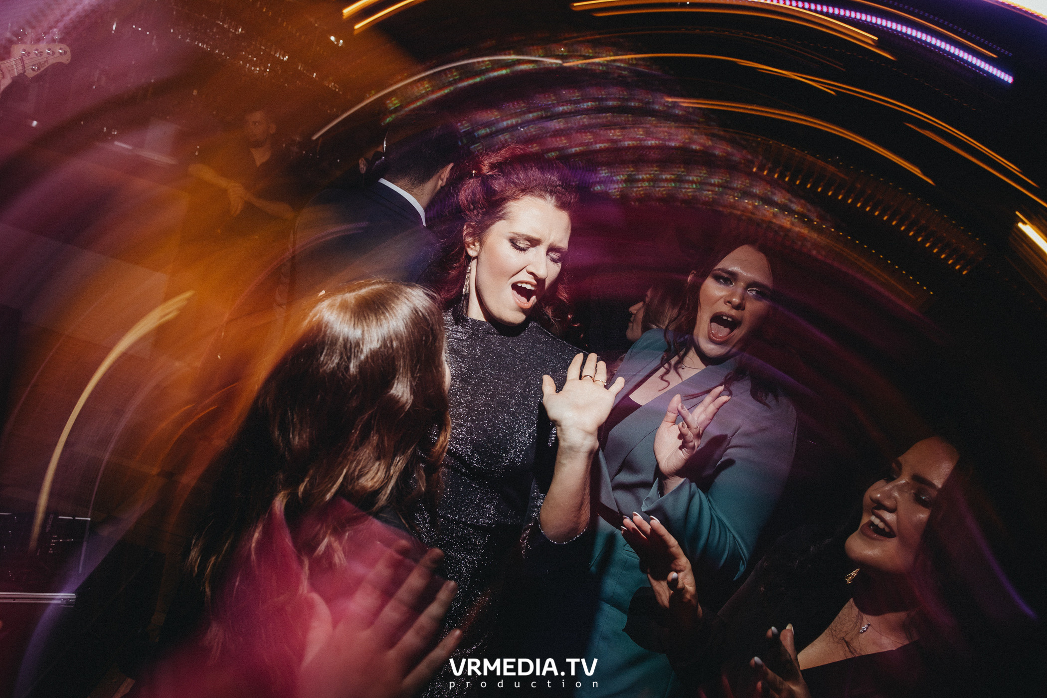 ФОТОГРАФ И ВИДЕООПЕРАТОР НА НОВОГОДНИЙ КОРПОРАТИВ 2021