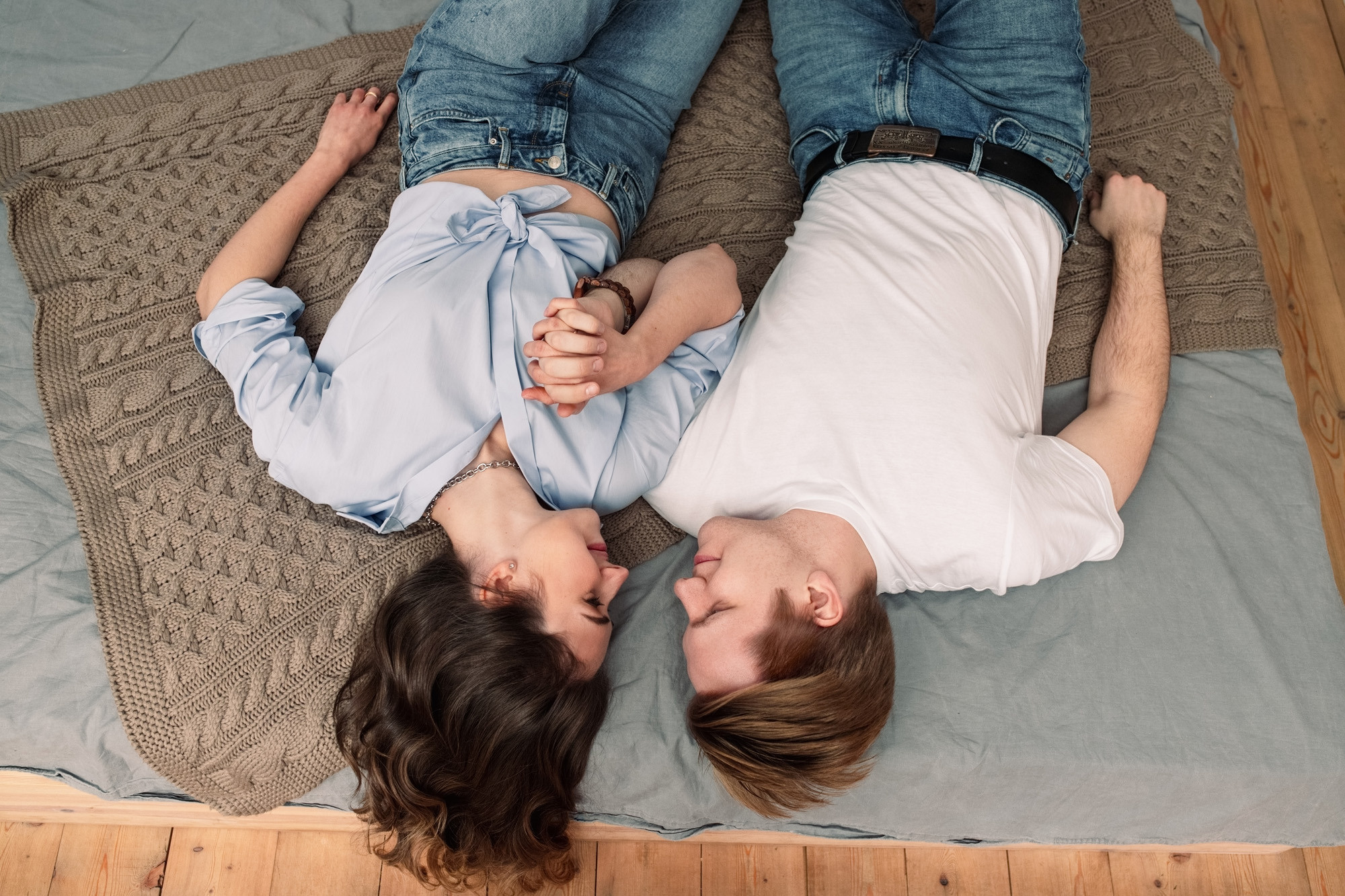 Лавстори в студии в Москве. Портретный и семейный фотограф в Москве Мария Рослякова