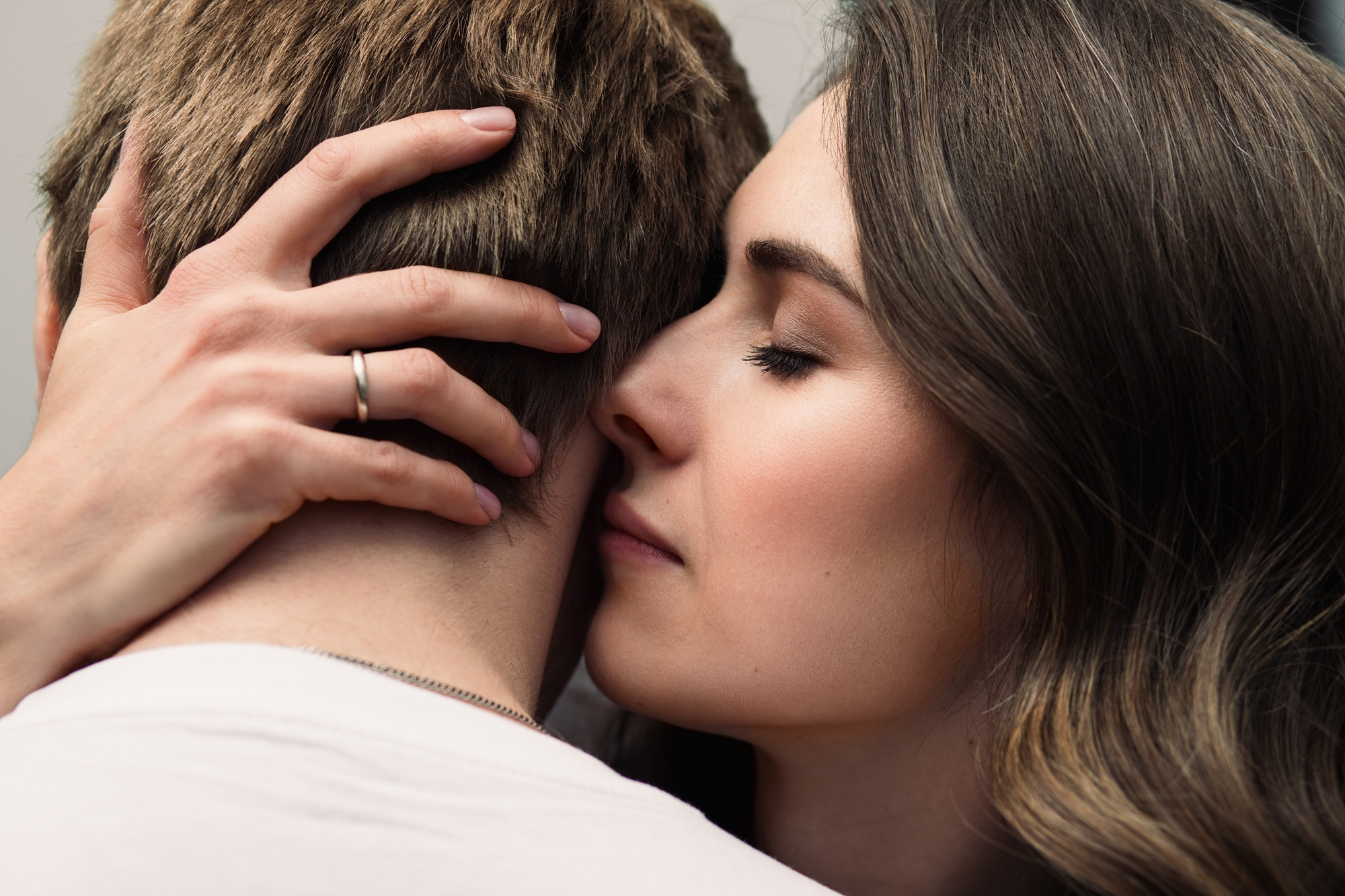 Лавстори в студии в Москве. Портретный и семейный фотограф в Москве Мария Рослякова