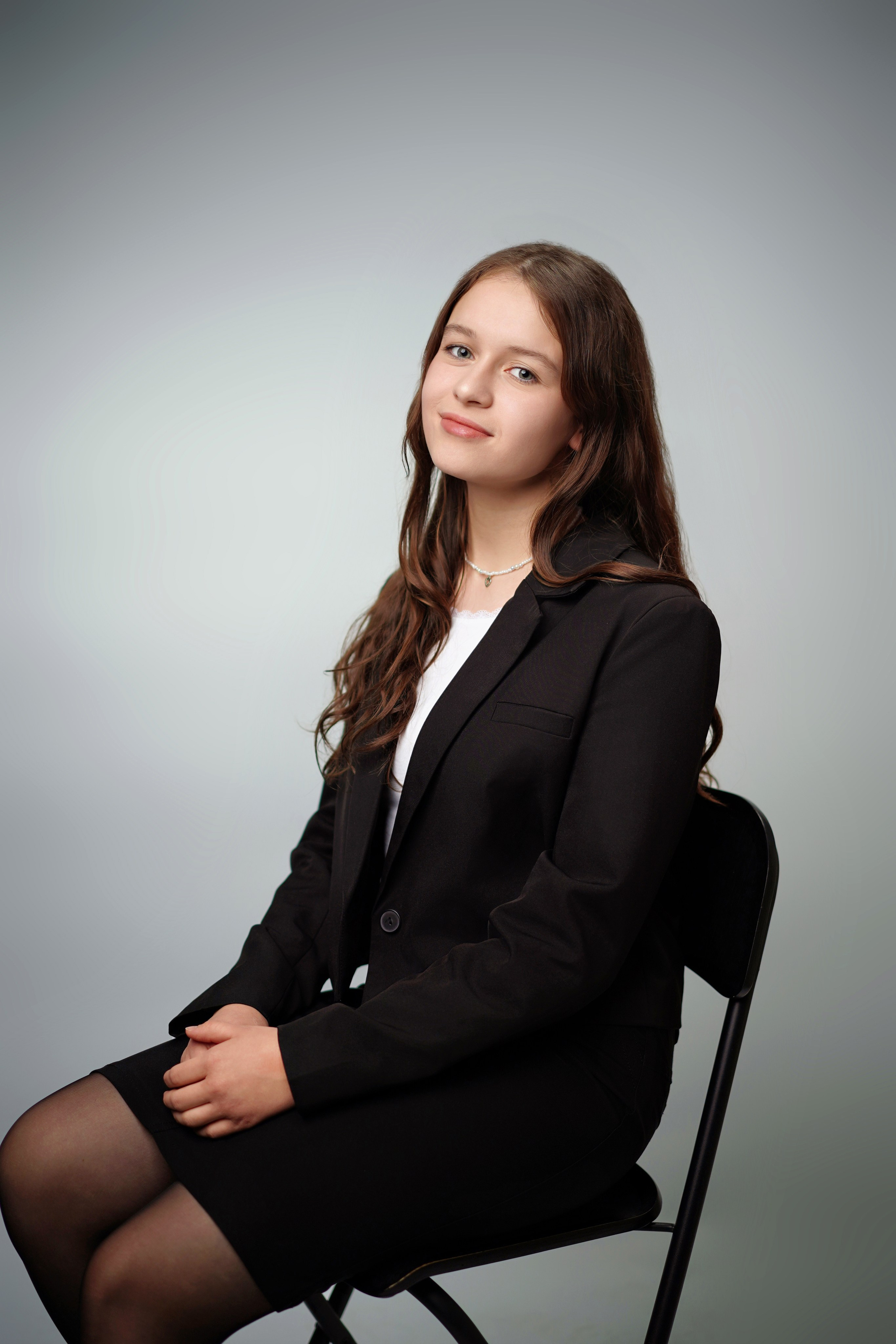 Стиль портрета в студии. GOTRA — выпускные альбомы в Тюмени