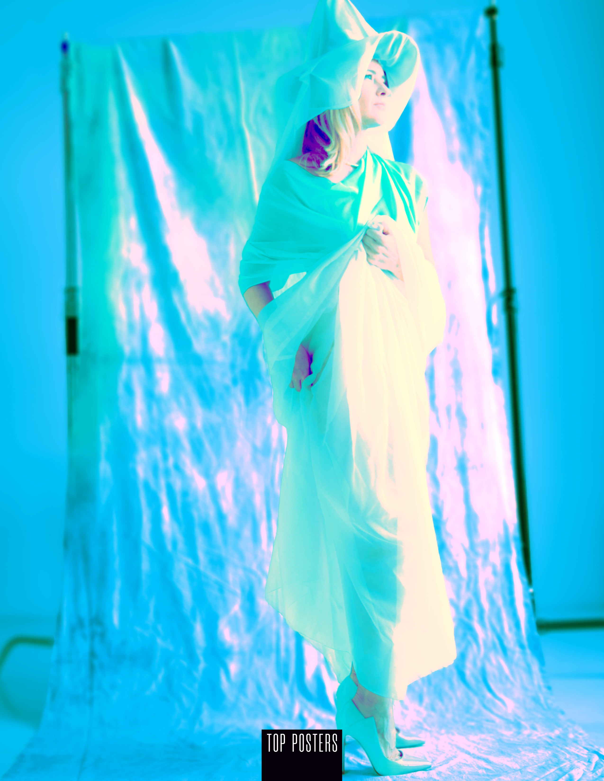 Top Posters magazine September 2023. Визуальный художник Лиана Даренская, Москва