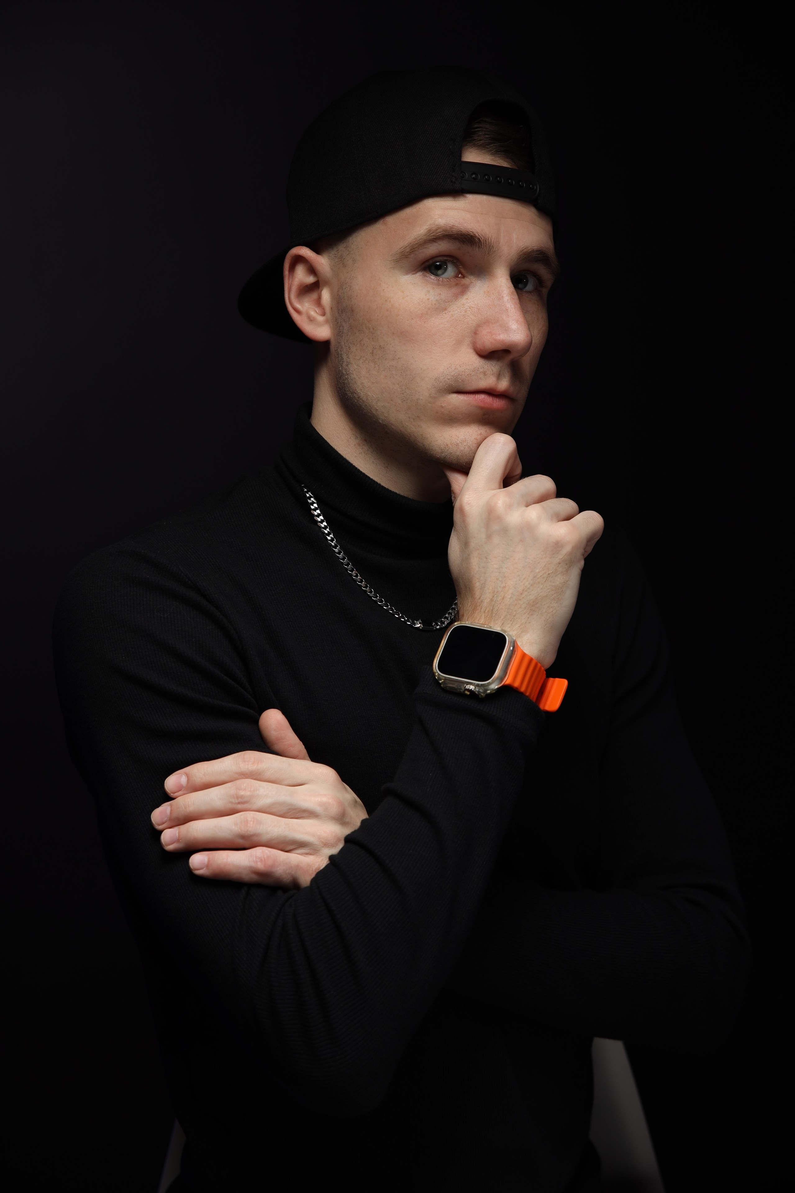 The White hat Alex. Профессиональный фотограф в Воронеже Владислав Крылов