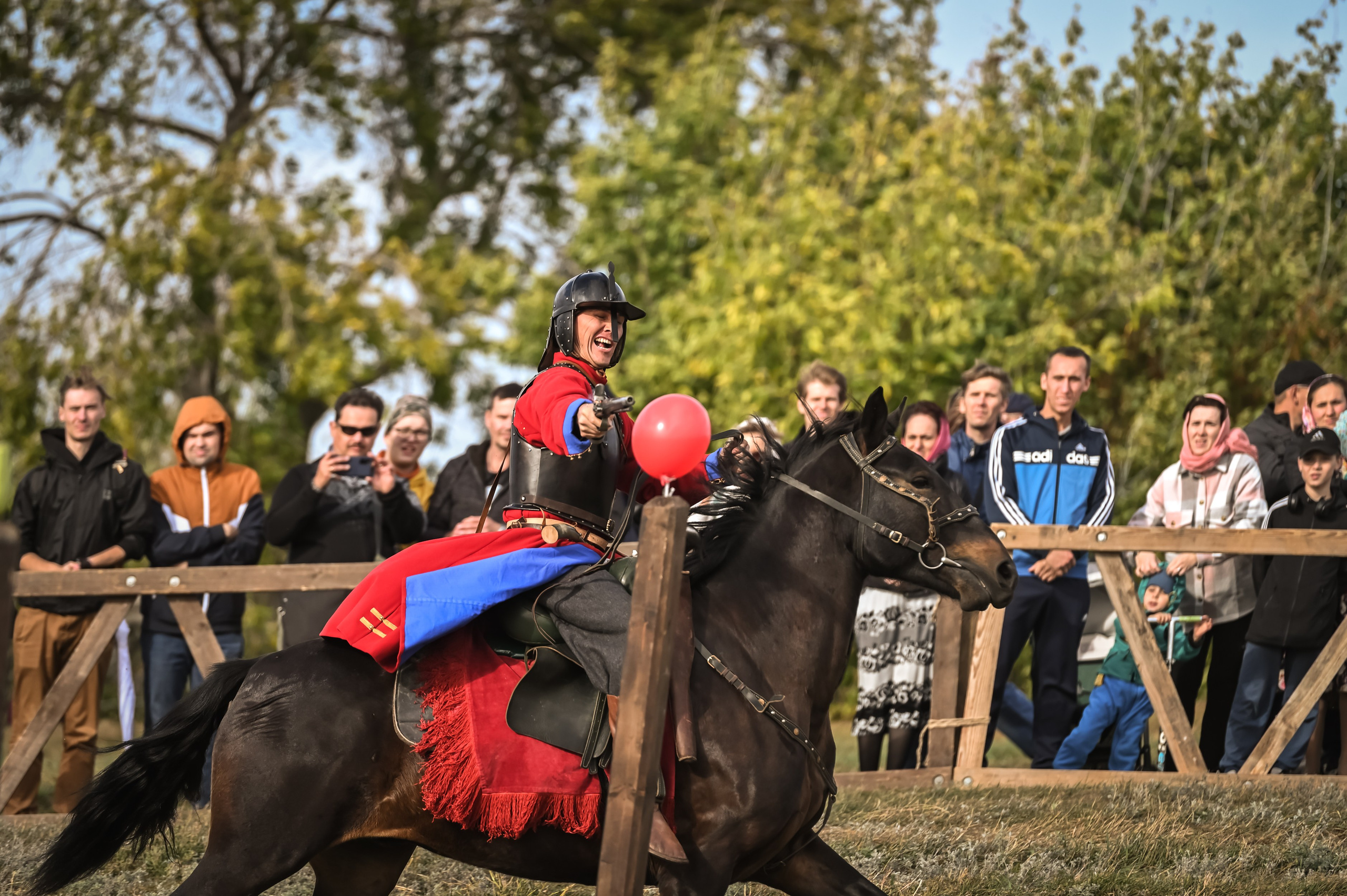 Конный турнир на фестивале средневекового боя в городе Болгар