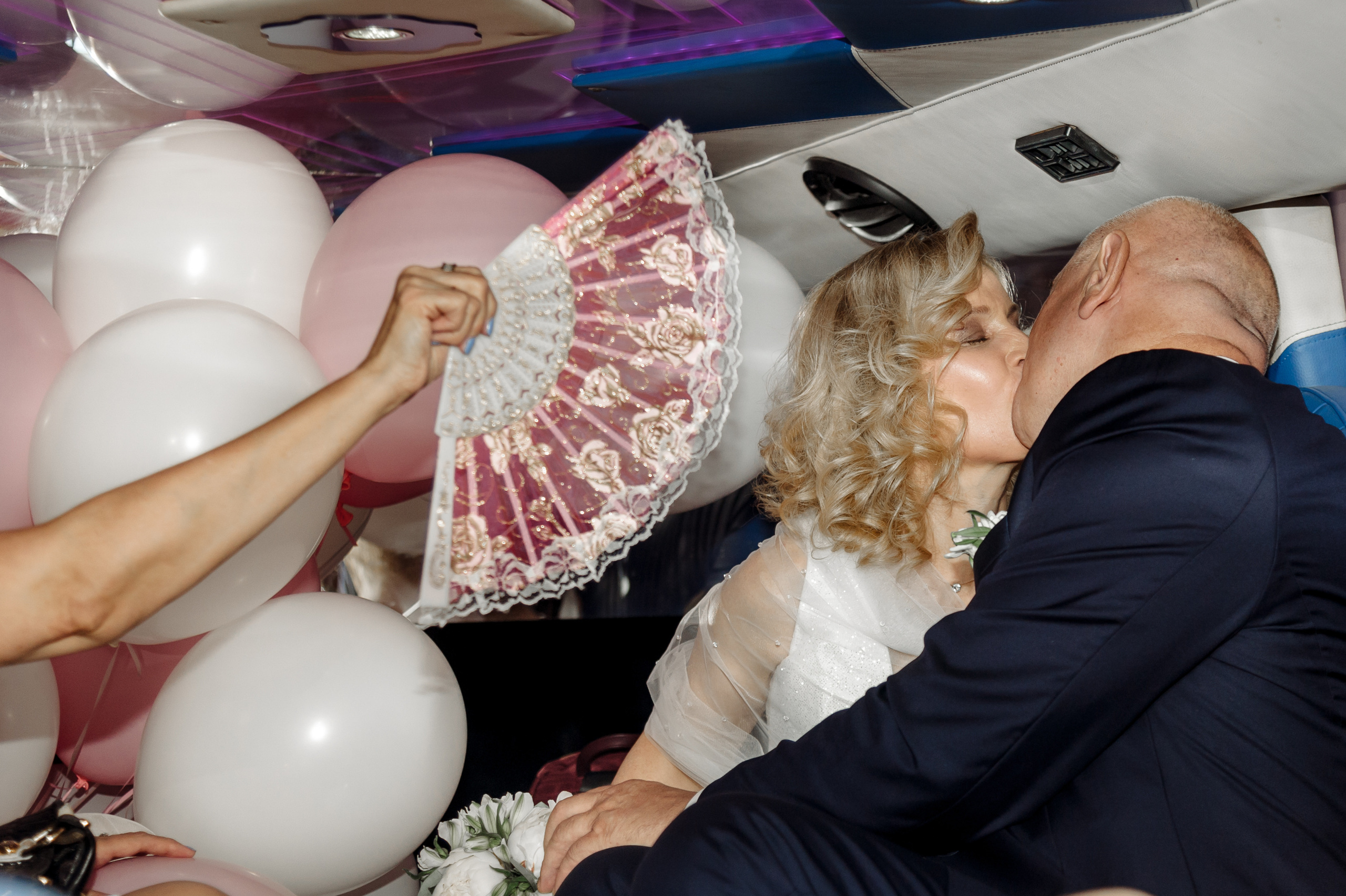 Свадебная фотосессия молодожен за 50 в прекрасный летний день. Семейный фотограф в Москве Елена Снегирева