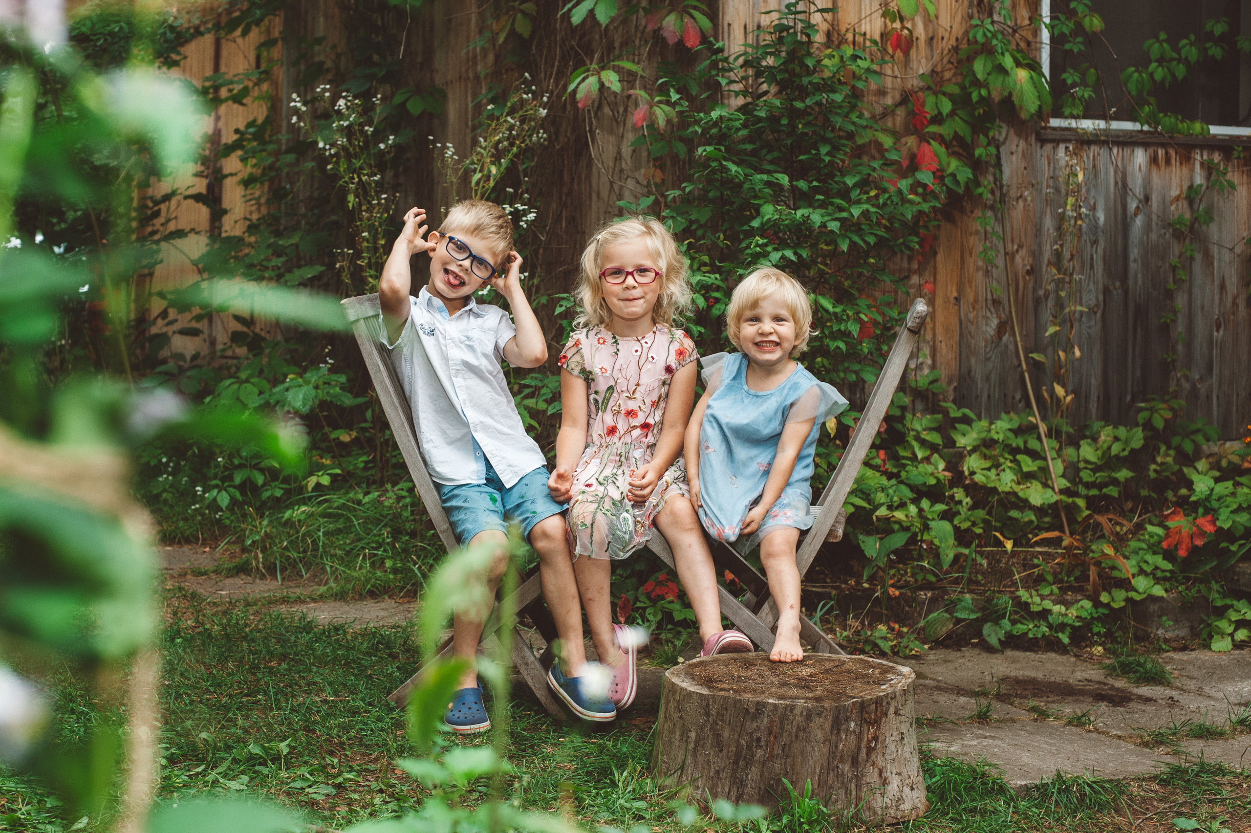 Семейная фотосессия с дачи, когда вся семья в сборе. Семейный фотограф в Москве Елена Снегирева