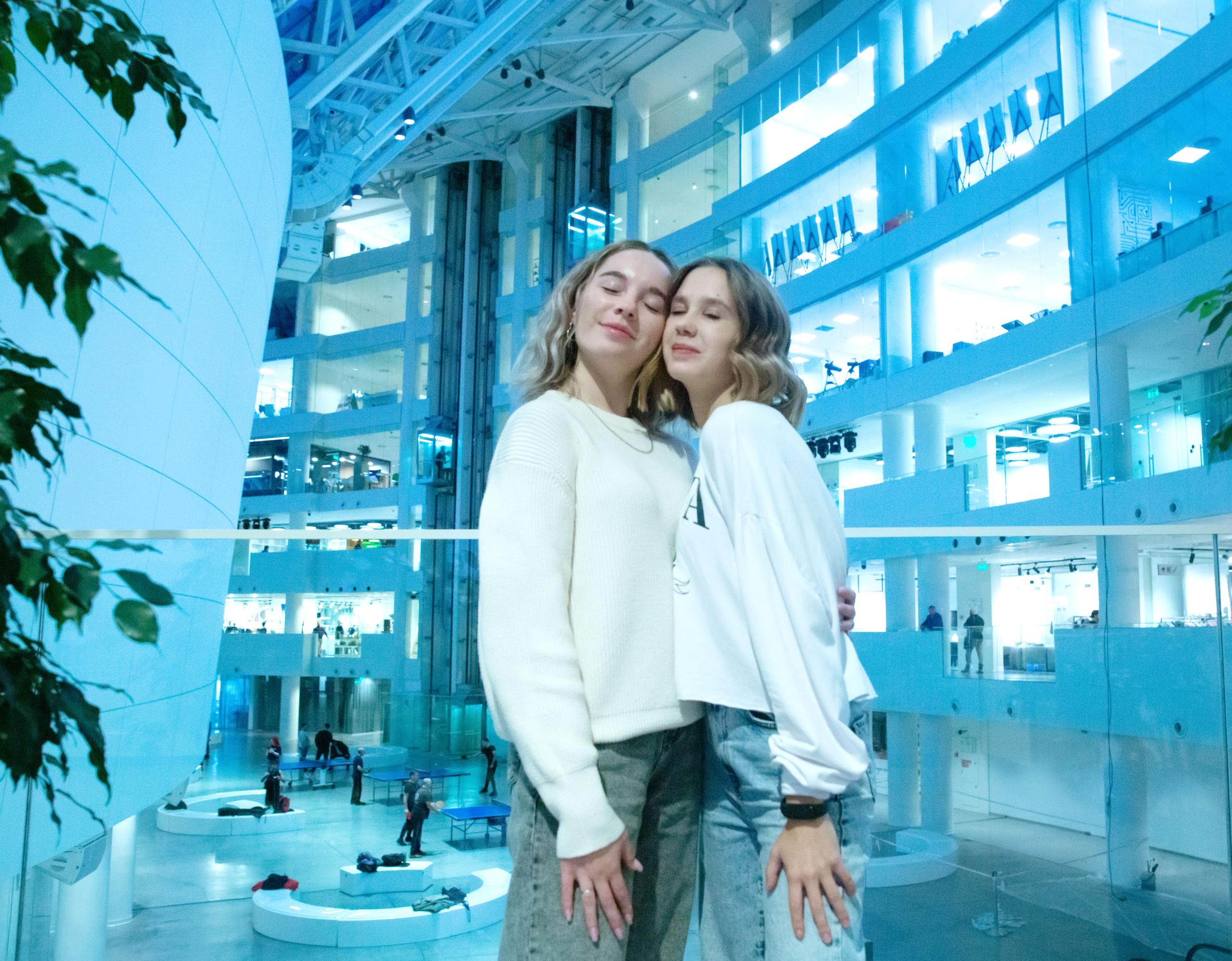 САША И НАСТЯ ЕЛЬЦИН ЦЕНТР 28.10.22 МИХАИЛ БОВЕ. Фотограф для маркетплейсов Михаил Бове