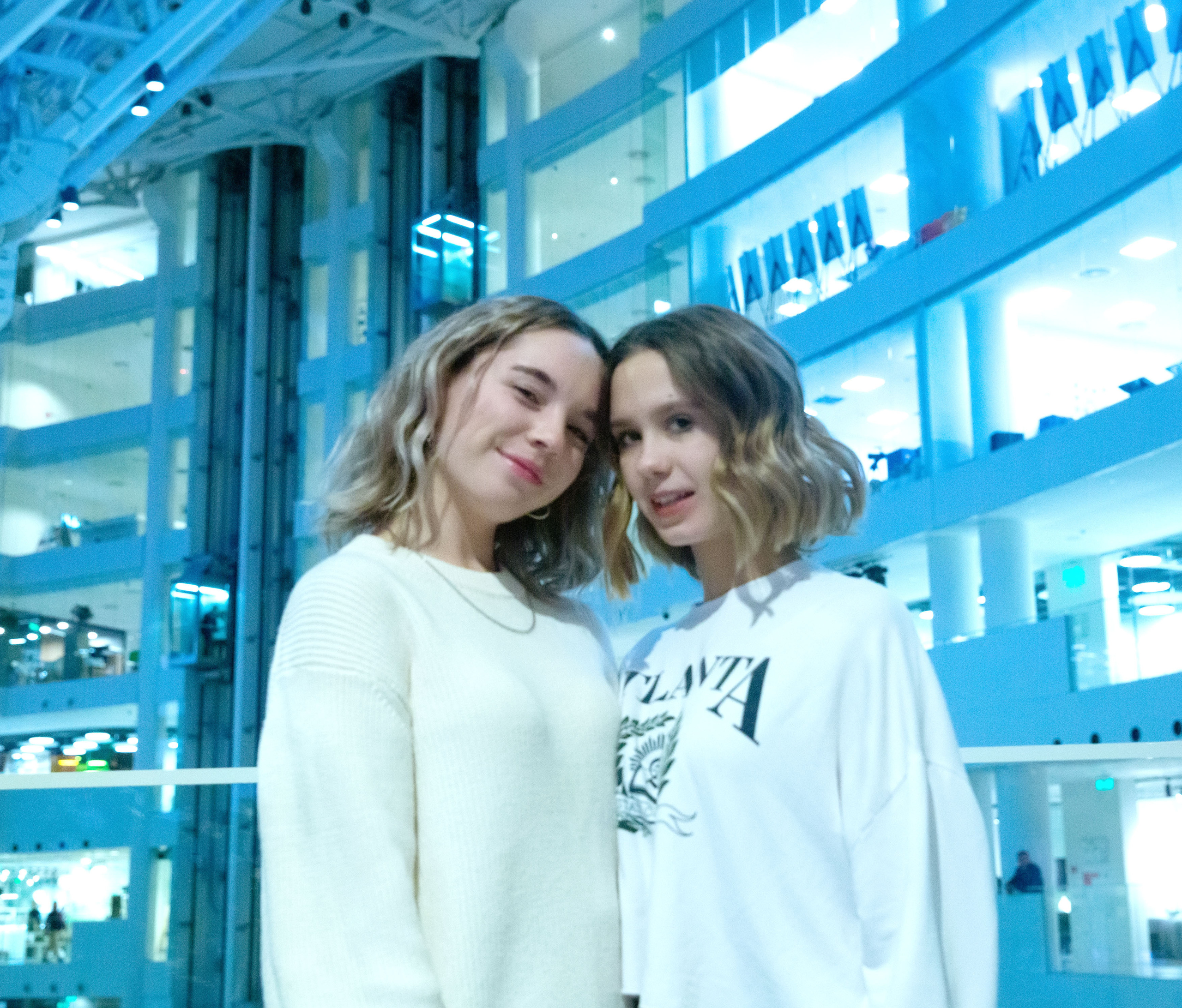 САША И НАСТЯ ЕЛЬЦИН ЦЕНТР 28.10.22 МИХАИЛ БОВЕ. Фотограф для маркетплейсов Михаил Бове