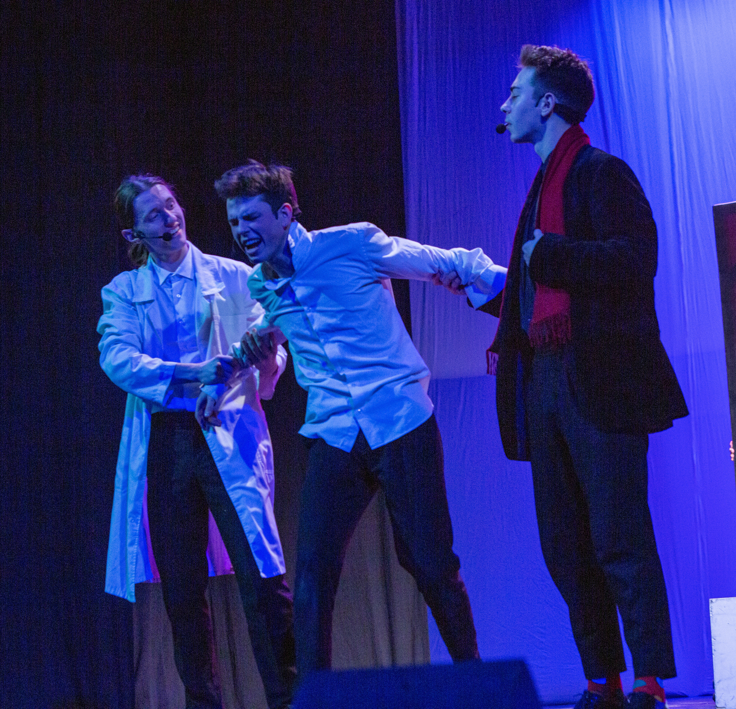 ОТКРОЙ ГЛАЗА УЧЕБНЫЙ ТЕАТР ЕГТИ МИХАИЛ БОВЕ. Фотограф для маркетплейсов Михаил Бове