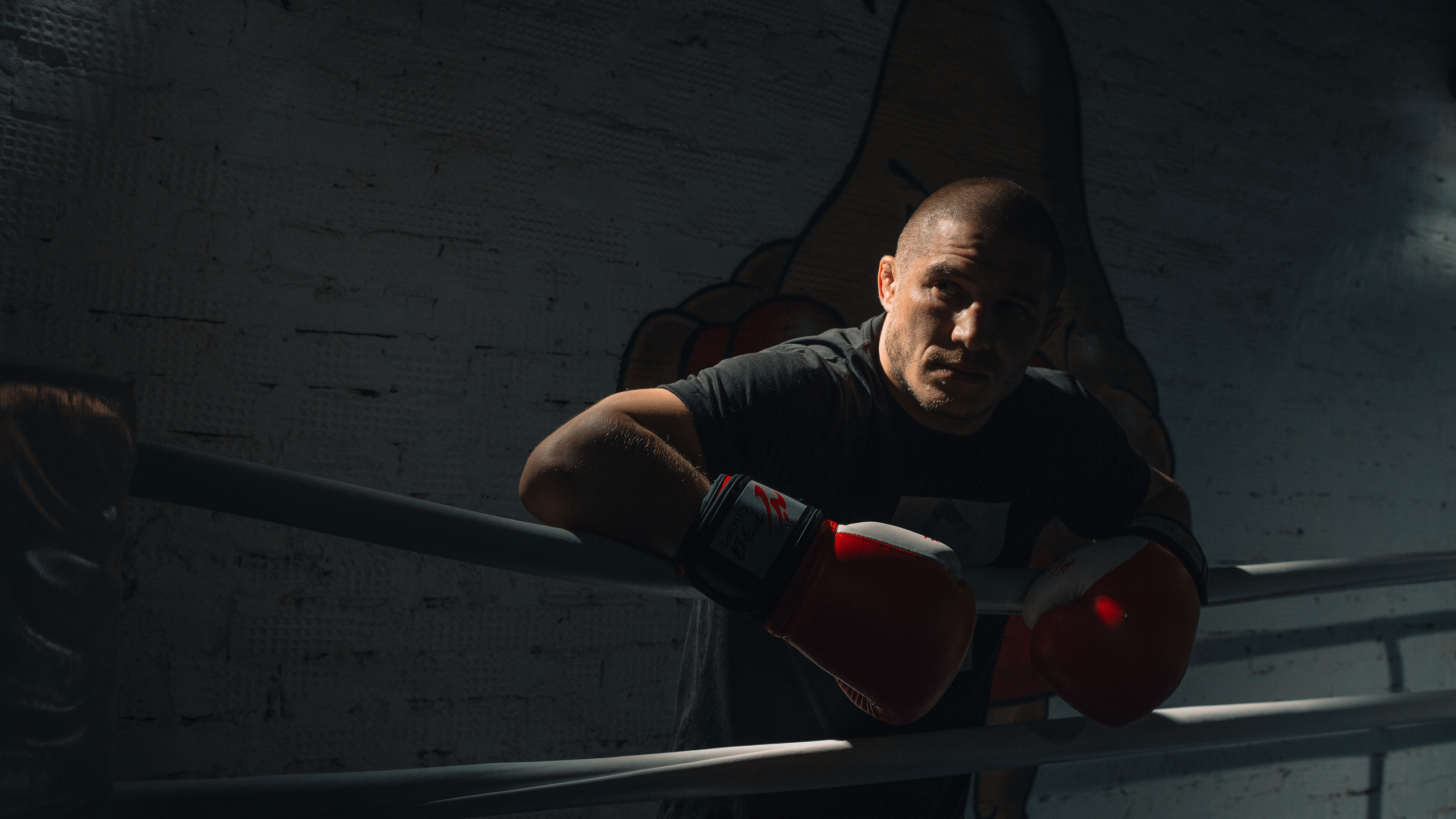 Спортивная фотосъемка бойца Глеба Хабибуллина в боксерском клубе Груша. Жуков Илья свадебный фотограф в Москве