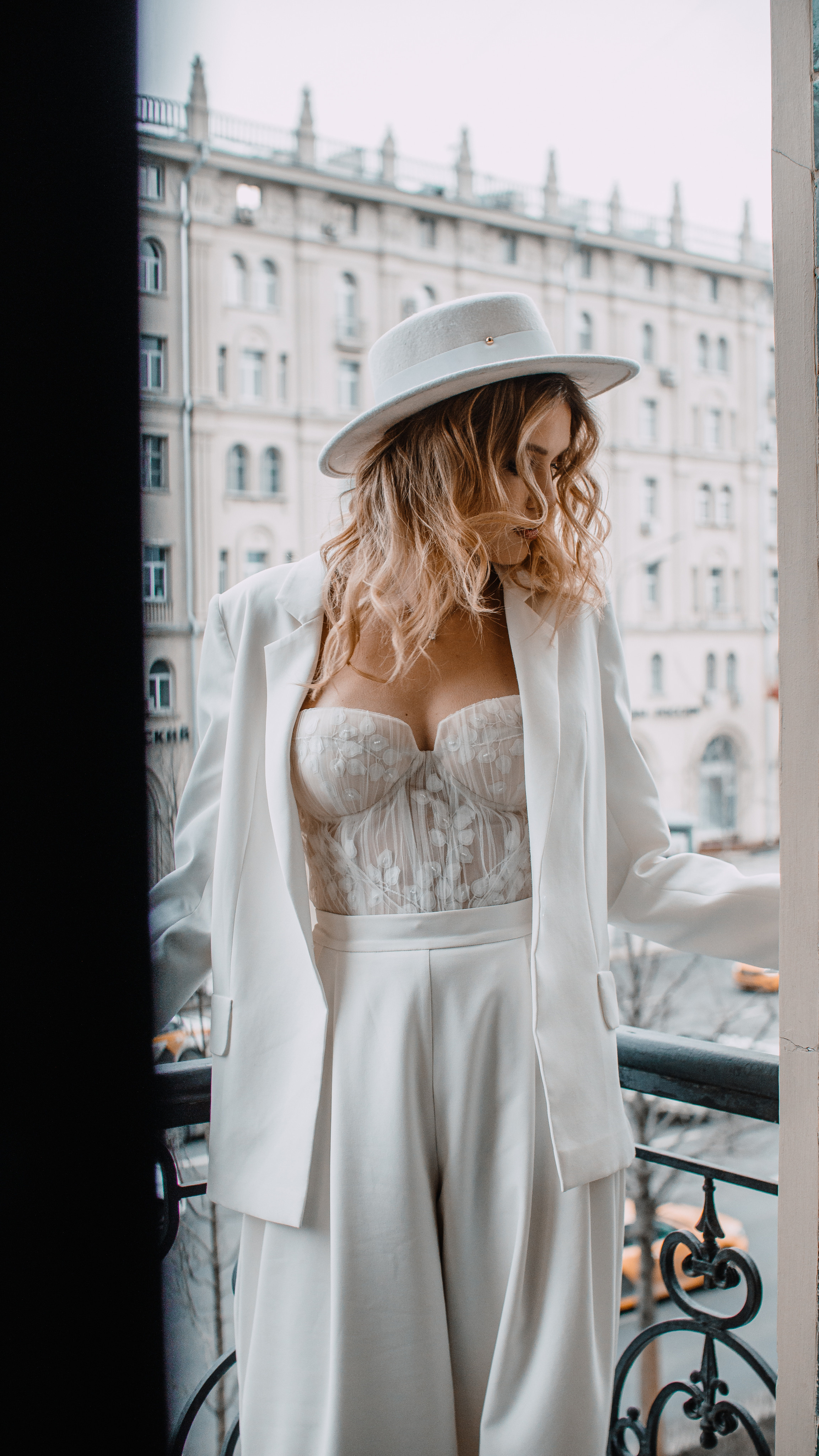 Утренняя фотосъемка в отеле для невесты. Жуков Илья свадебный фотограф в Москве