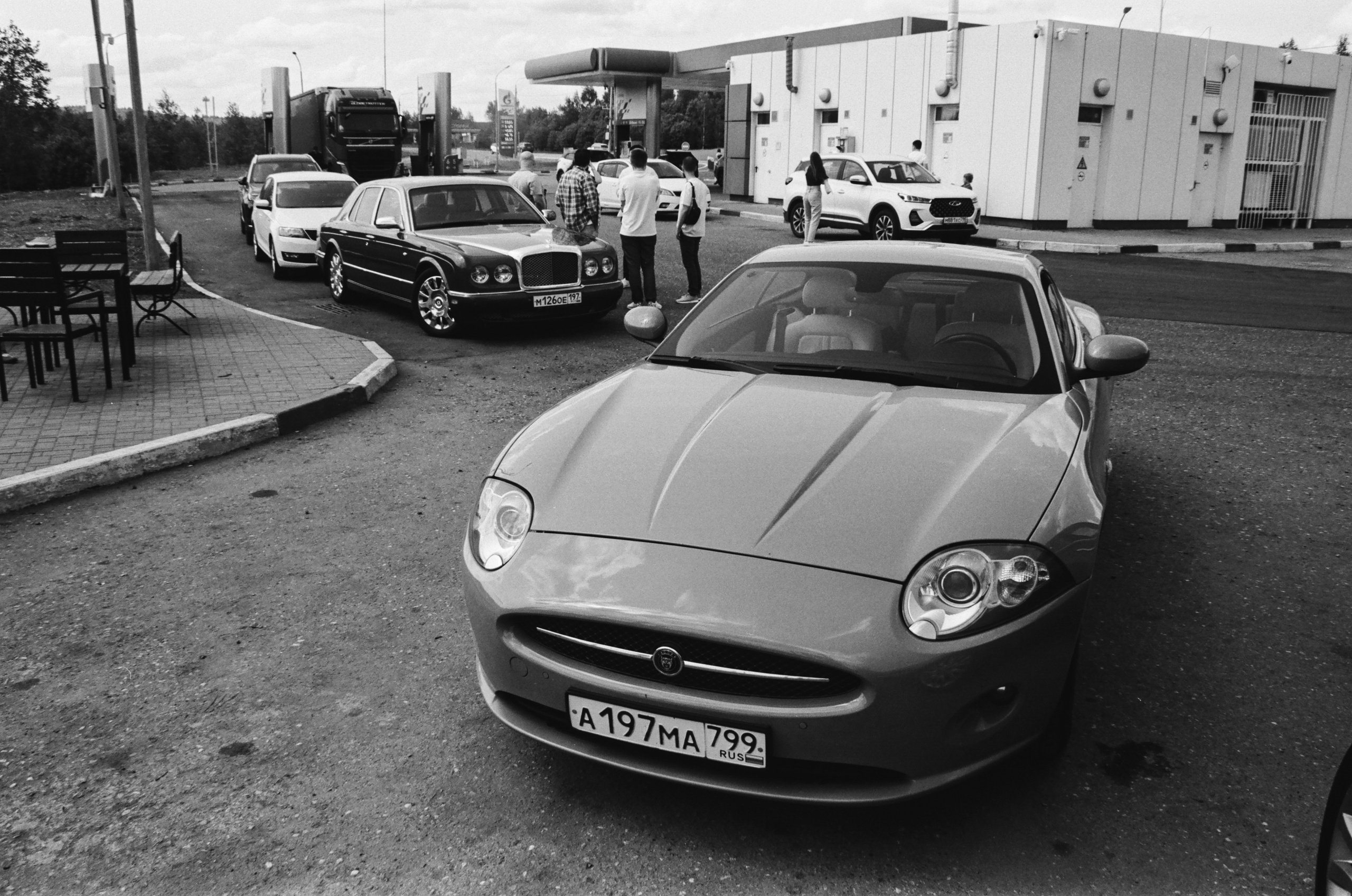 Плёночная фотосъемка автомобиля. Жуков Илья свадебный фотограф в Москве