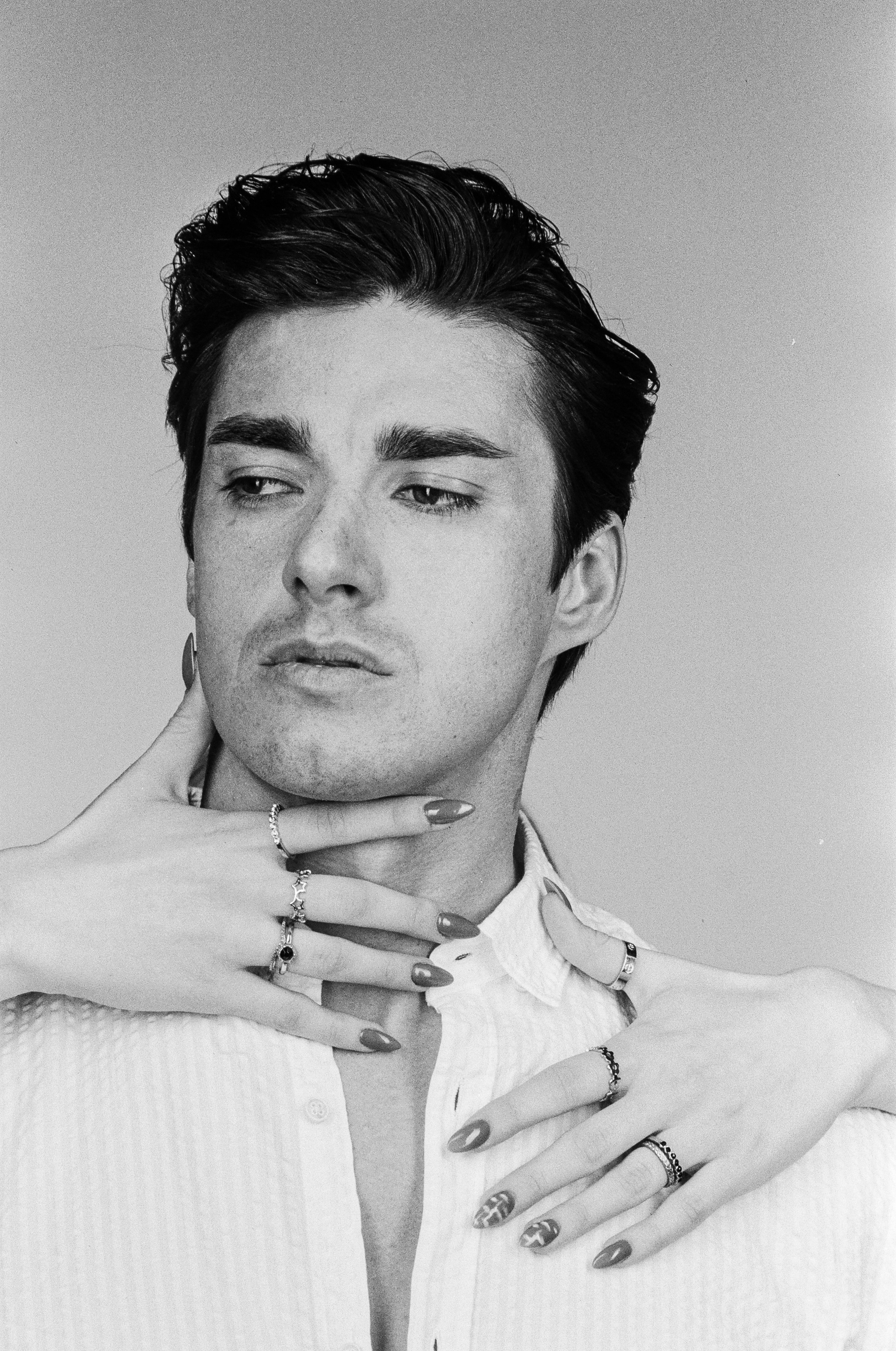 Студийная плёночная съемка парня. Жуков Илья свадебный фотограф в Москве