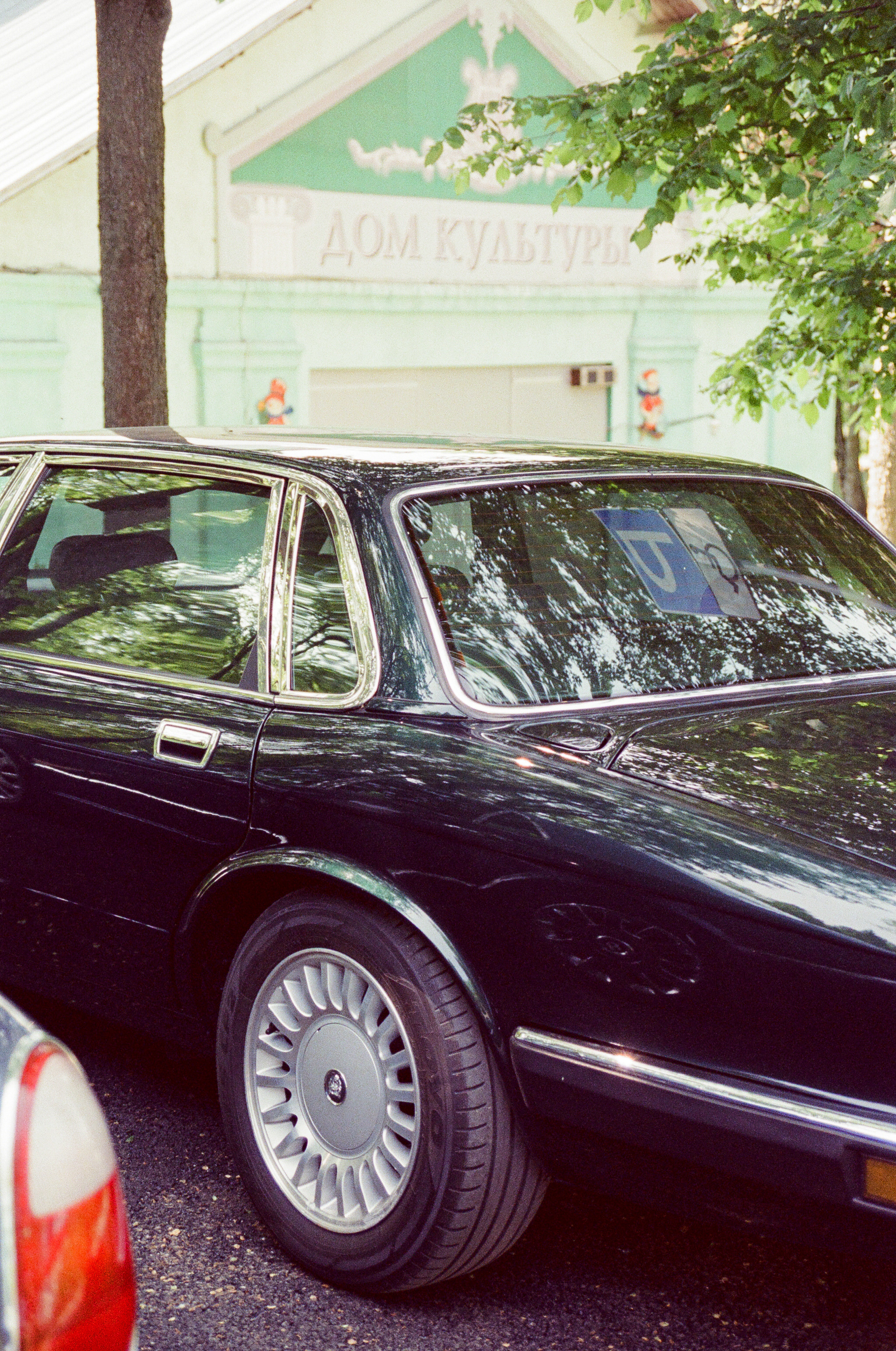 Плёночная фотосъемка автомобиля. Жуков Илья свадебный фотограф в Москве