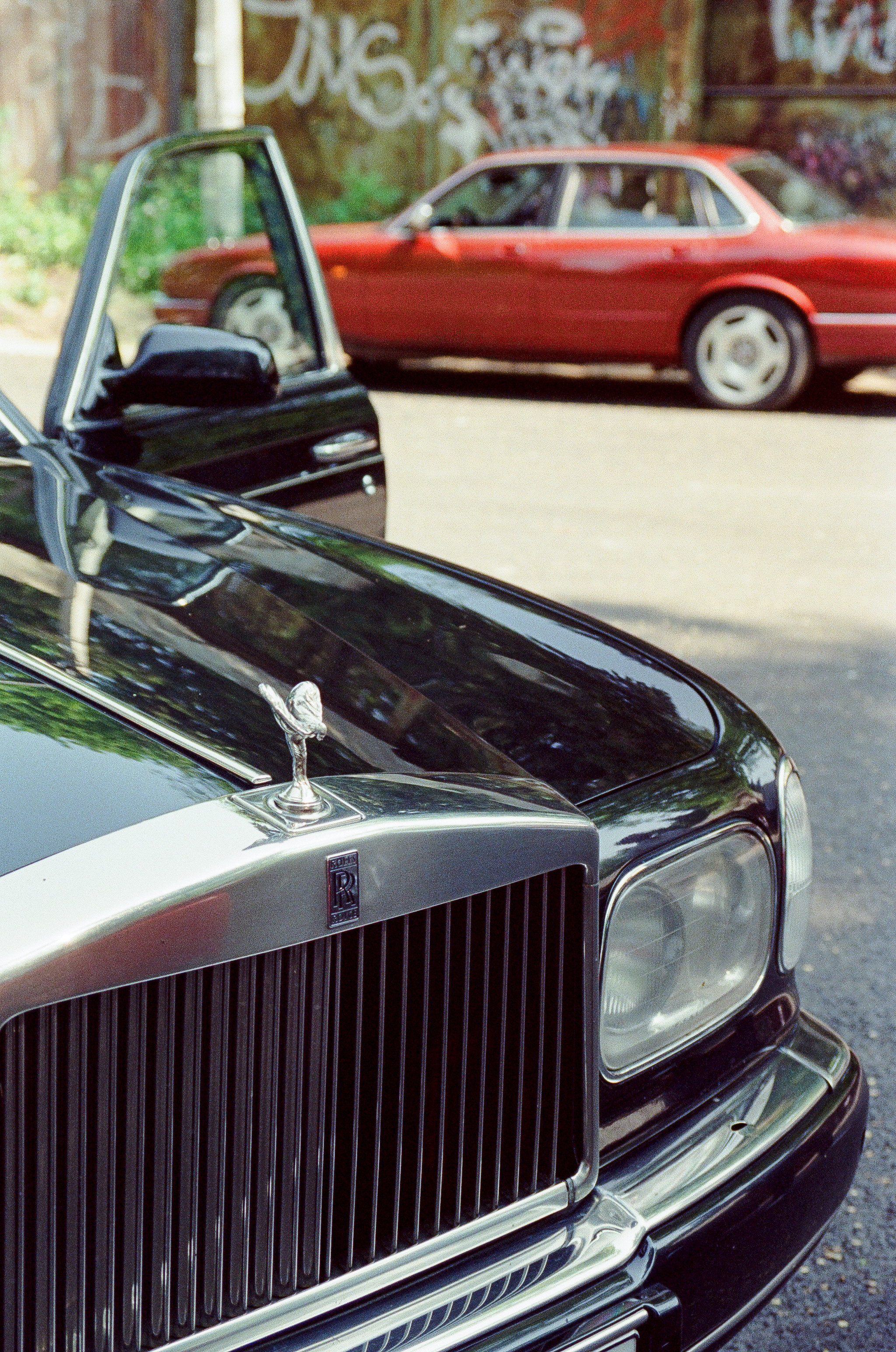 Плёночная фотосъемка автомобиля. Жуков Илья свадебный фотограф в Москве
