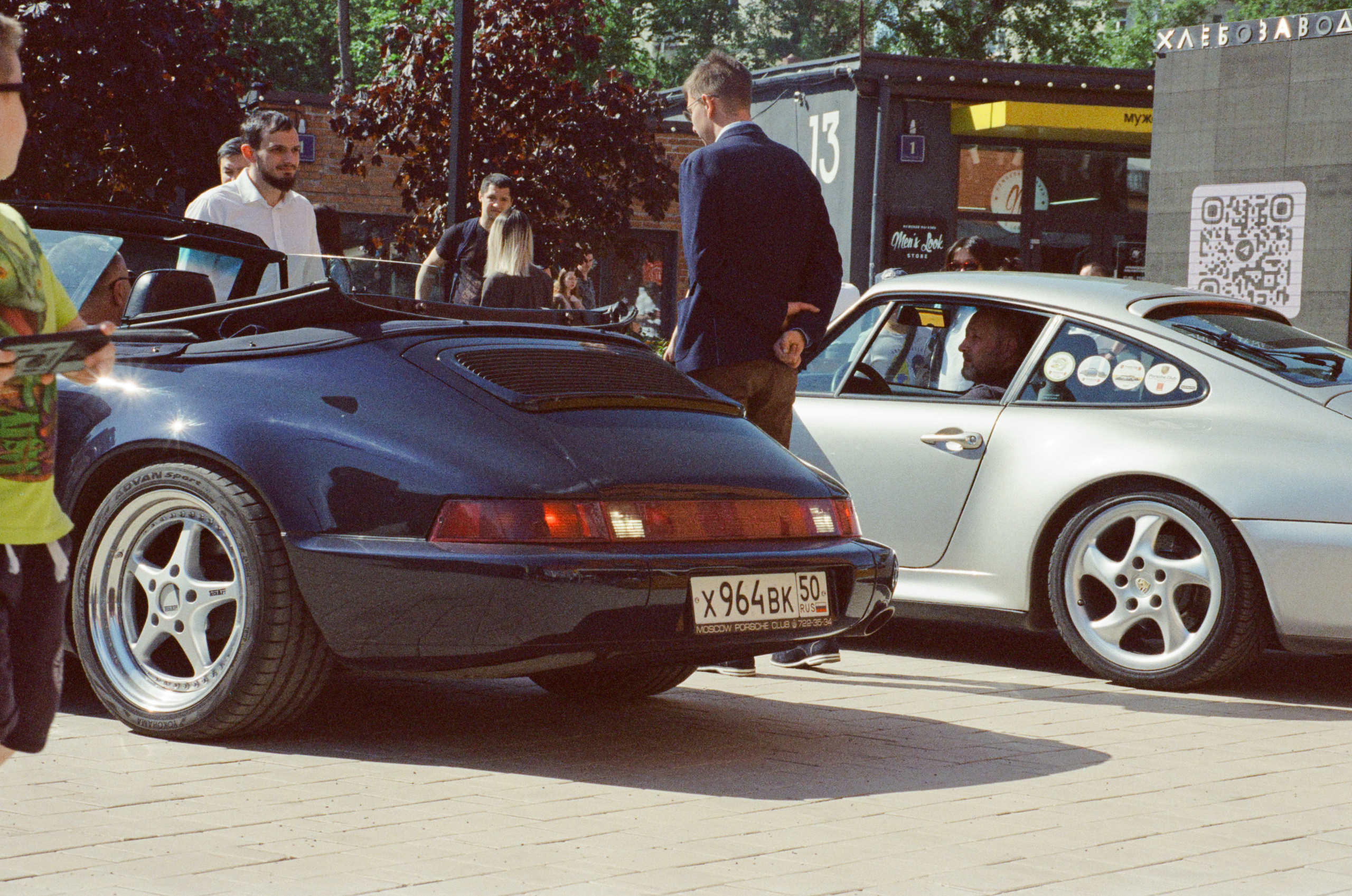 Фотосъемка с редкими автомобилями на хлебозаводе в Москве. Жуков Илья свадебный фотограф в Москве
