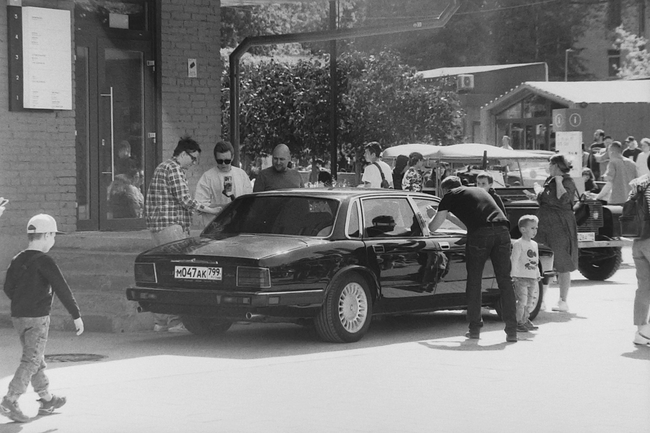 Фотосъемка с редкими автомобилями на хлебозаводе в Москве. Жуков Илья свадебный фотограф в Москве