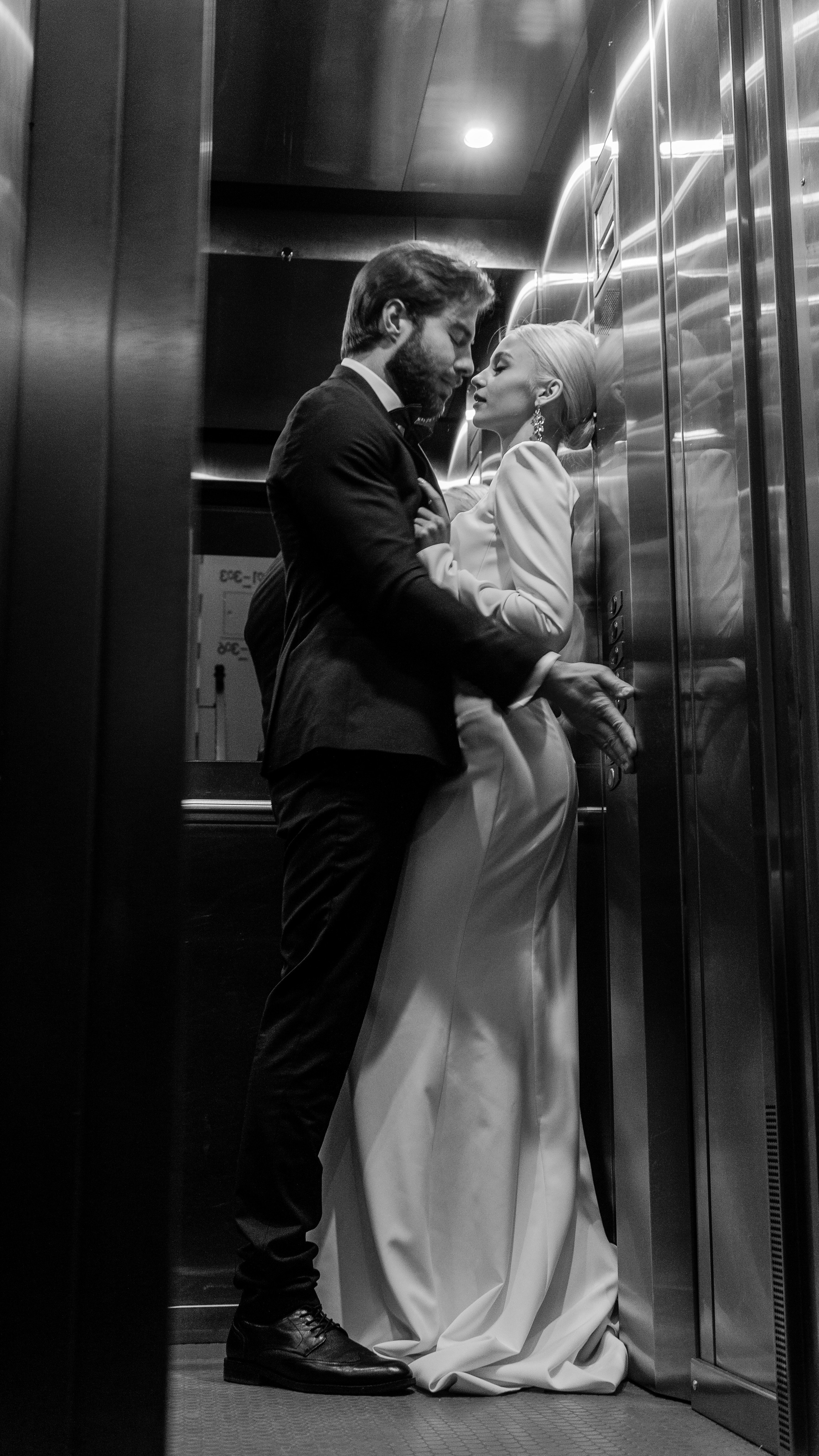 Свадебная утренняя фотосъемка в отеле Hartwell в Москве. Жуков Илья свадебный фотограф в Москве