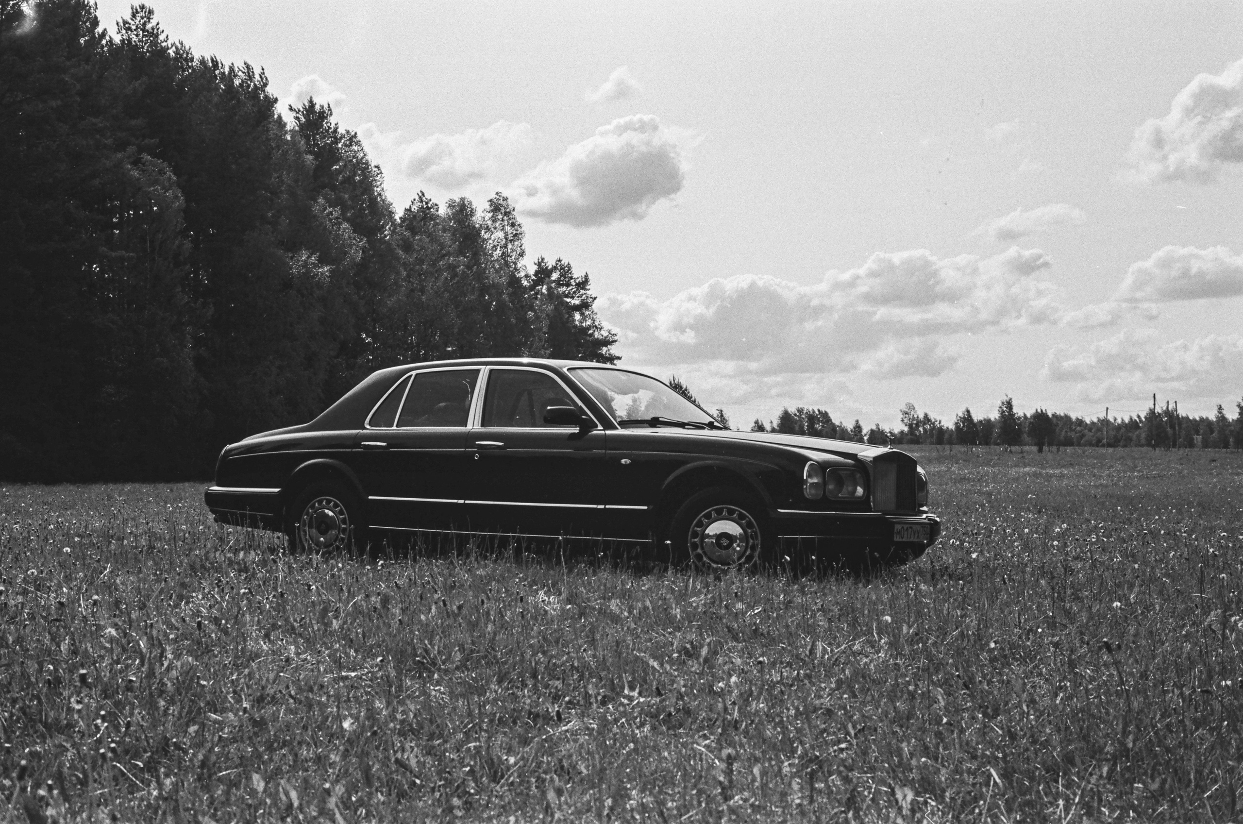Плёночная фотосъемка автомобиля. Жуков Илья свадебный фотограф в Москве