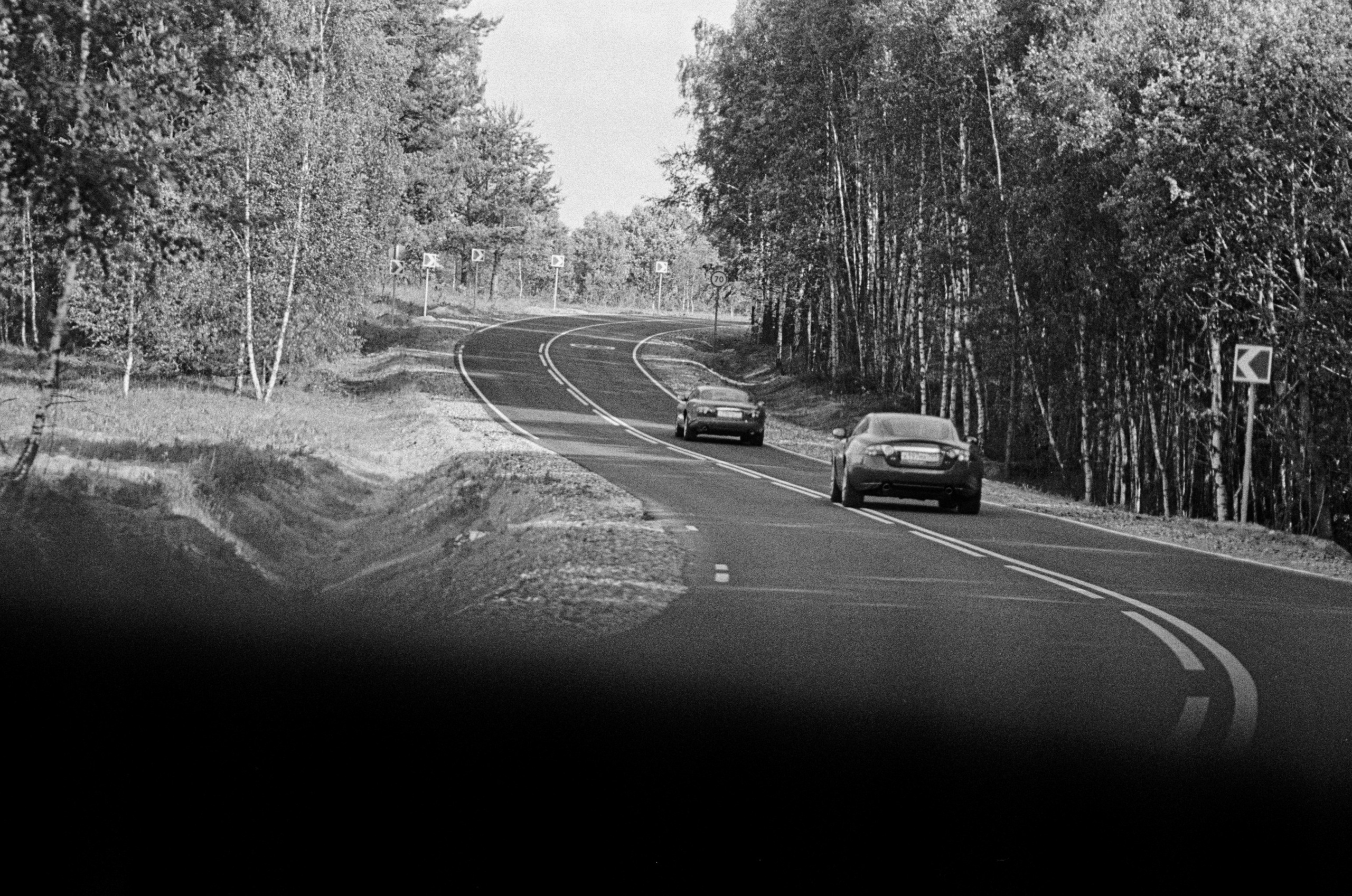 Плёночная фотосъемка автомобиля. Жуков Илья свадебный фотограф в Москве