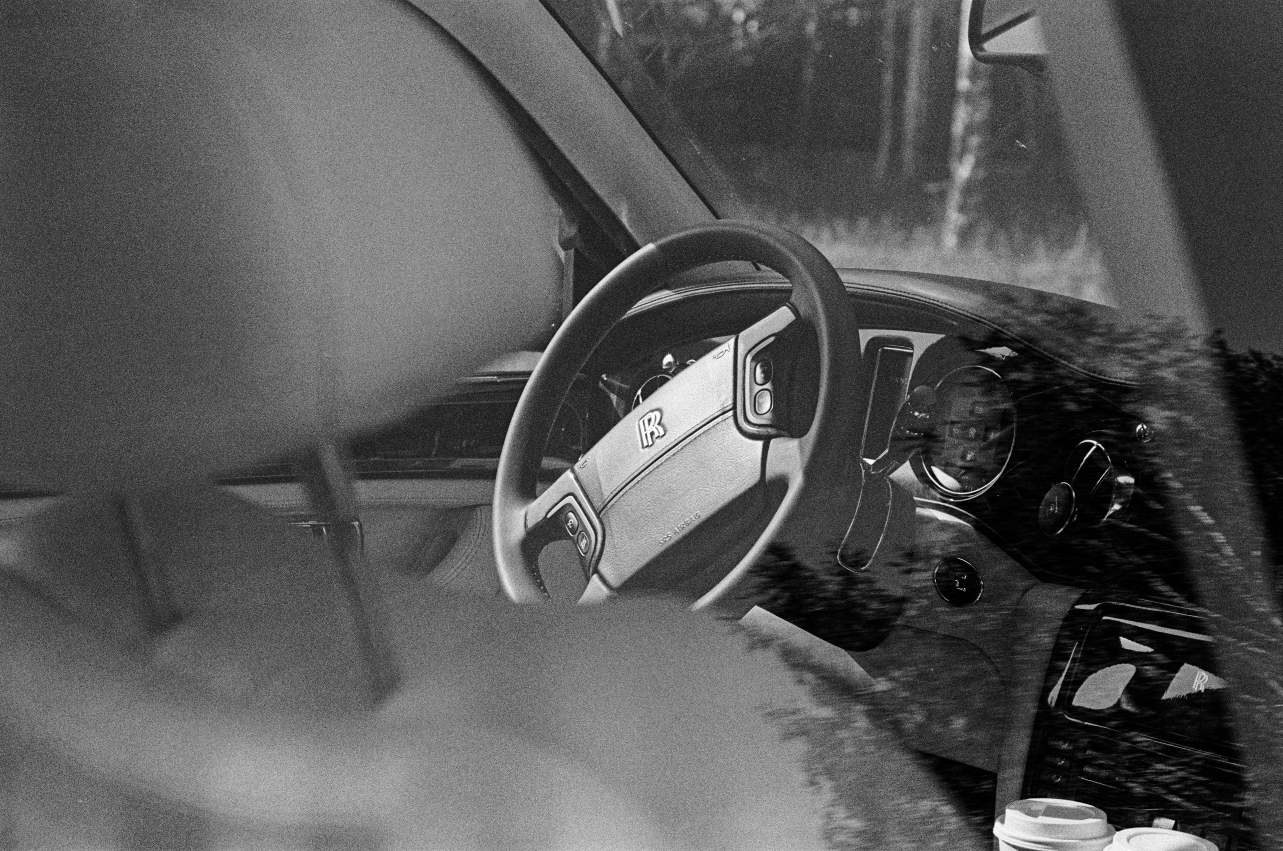 Плёночная фотосъемка автомобиля. Жуков Илья свадебный фотограф в Москве