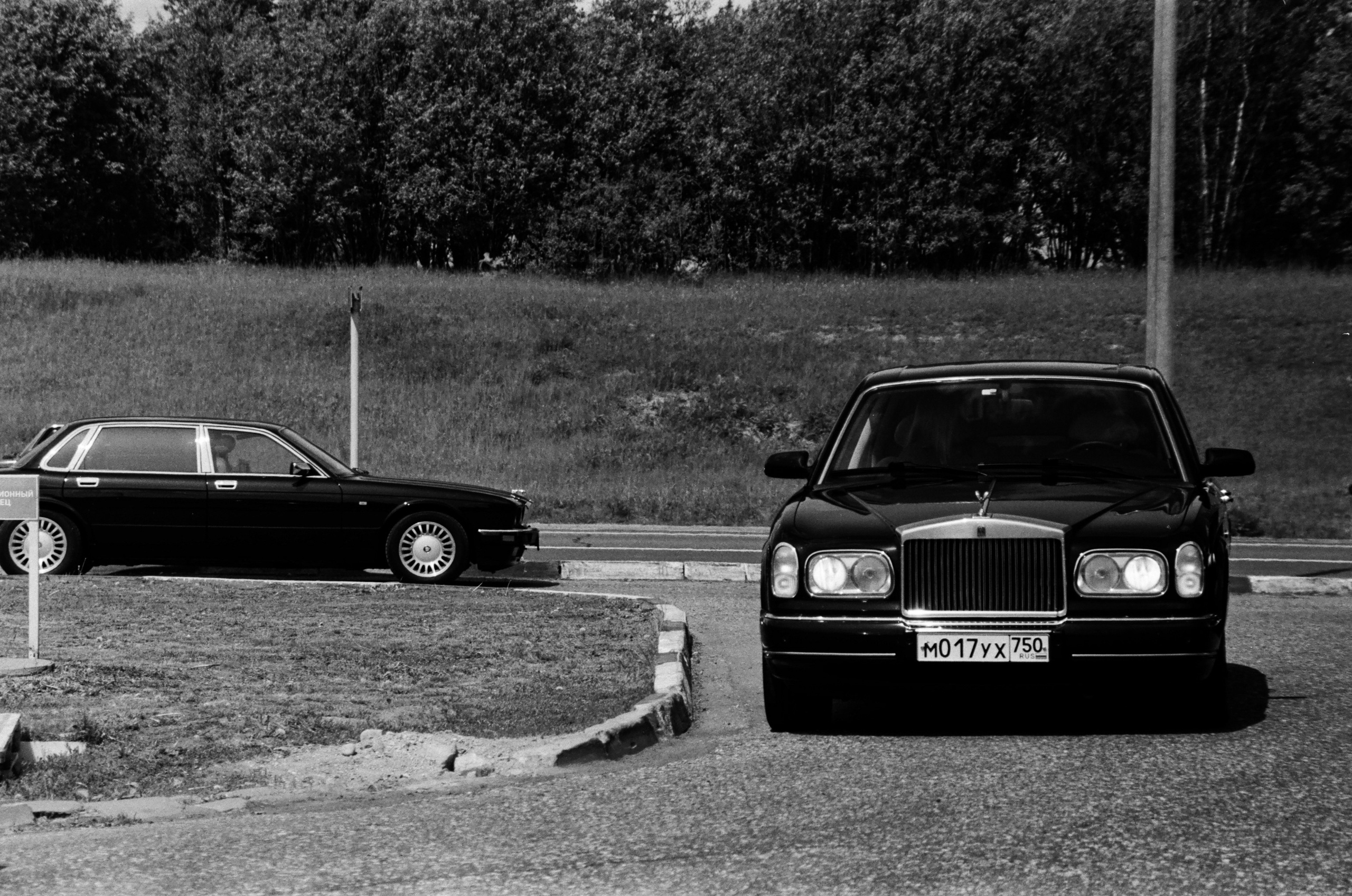 Плёночная фотосъемка автомобиля. Жуков Илья свадебный фотограф в Москве