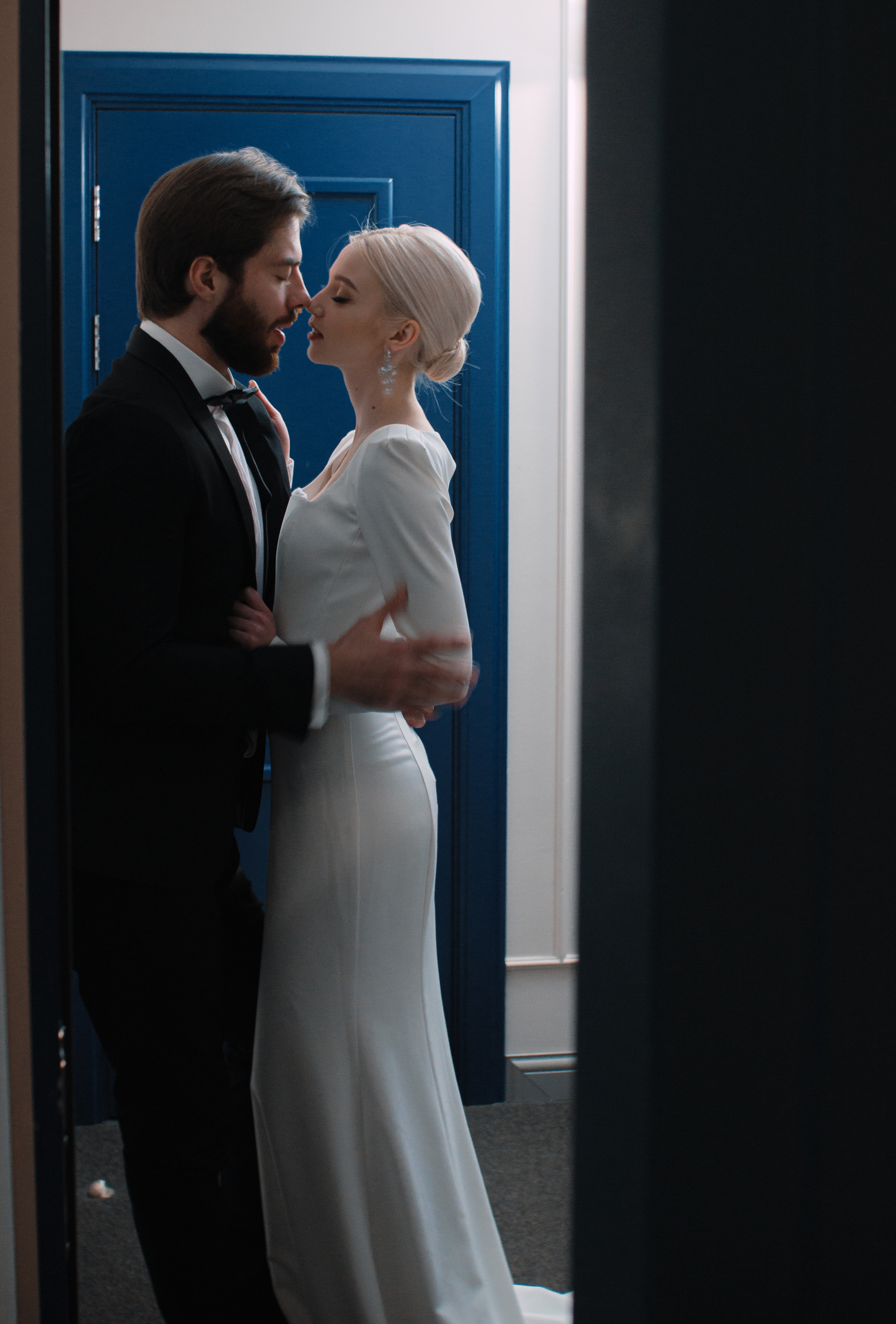 Свадебная утренняя фотосъемка в отеле Hartwell в Москве. Жуков Илья свадебный фотограф в Москве