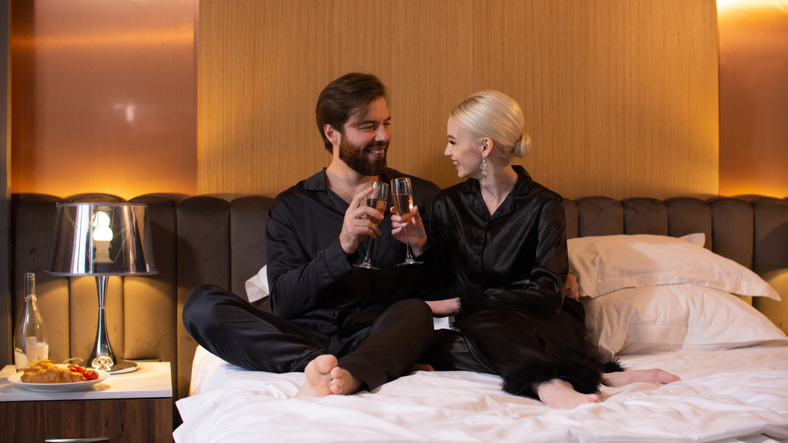 Свадебная утренняя фотосъемка в отеле Hartwell в Москве. Жуков Илья свадебный фотограф в Москве