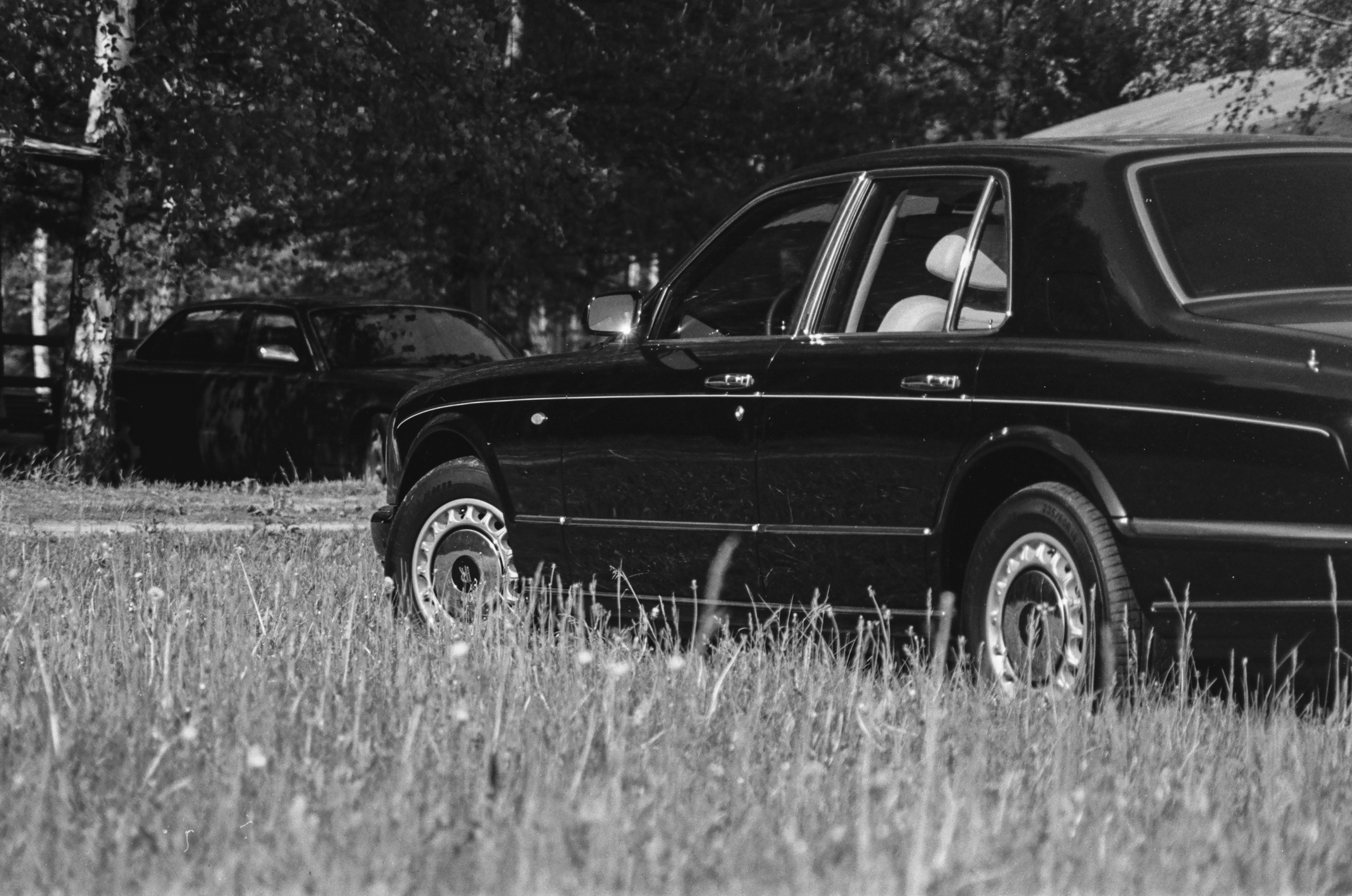 Плёночная фотосъемка автомобиля. Жуков Илья свадебный фотограф в Москве