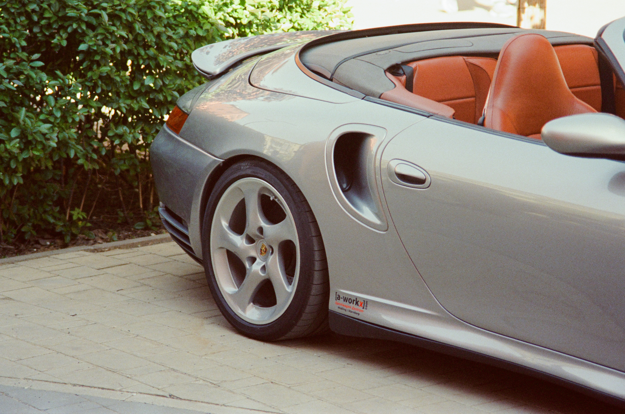 Фотосъемка с редкими автомобилями на хлебозаводе в Москве. Жуков Илья свадебный фотограф в Москве