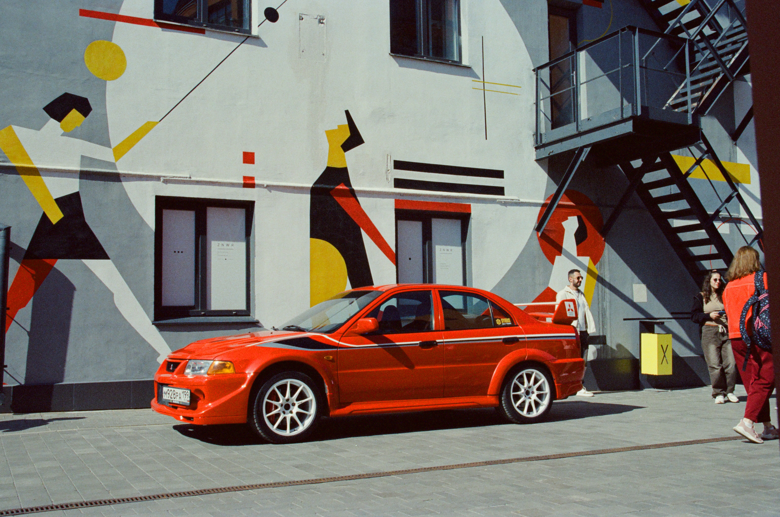 Фотосъемка с редкими автомобилями на хлебозаводе в Москве. Жуков Илья свадебный фотограф в Москве