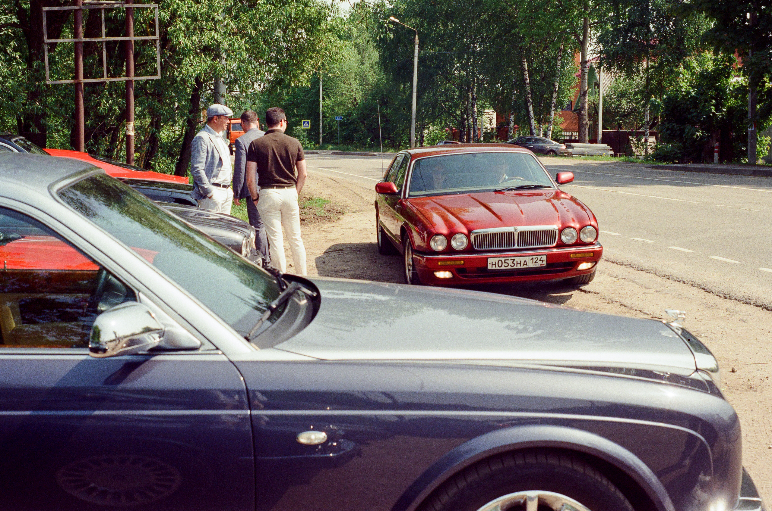 Плёночная фотосъемка автомобиля. Жуков Илья свадебный фотограф в Москве