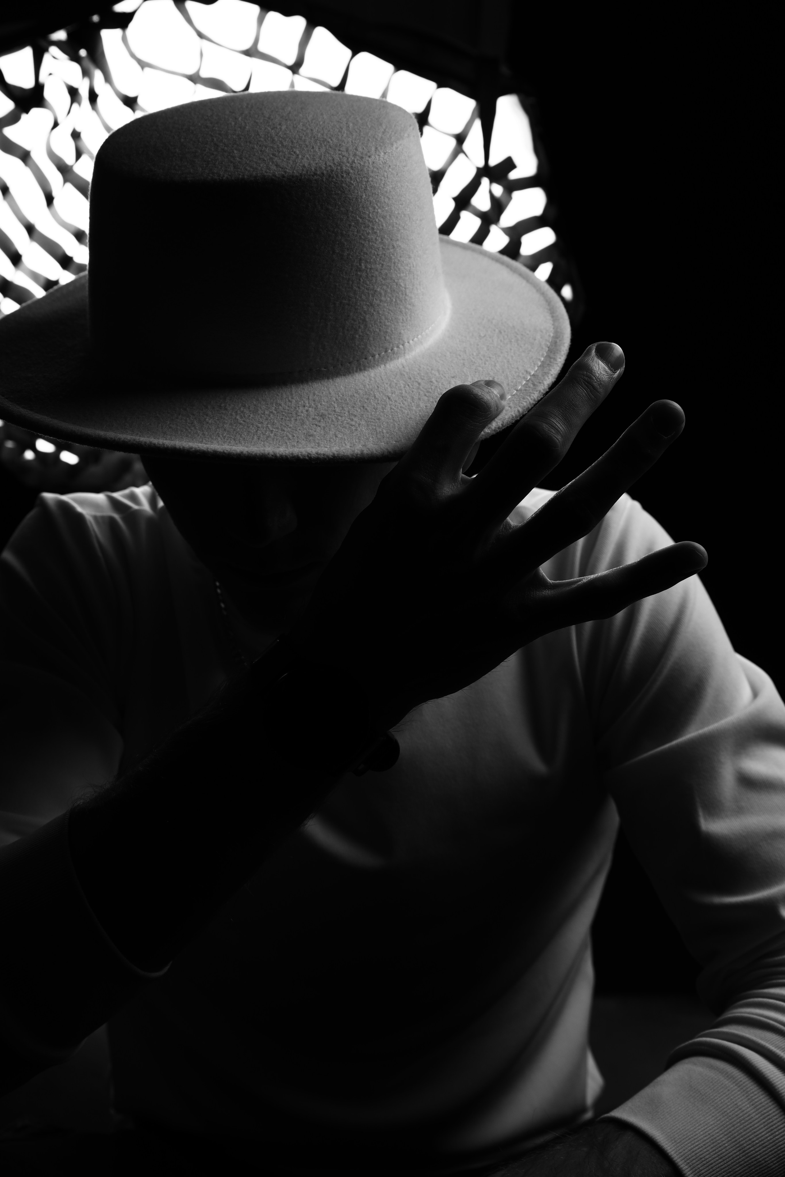 The White hat Alex. Профессиональный фотограф в Воронеже Владислав Крылов